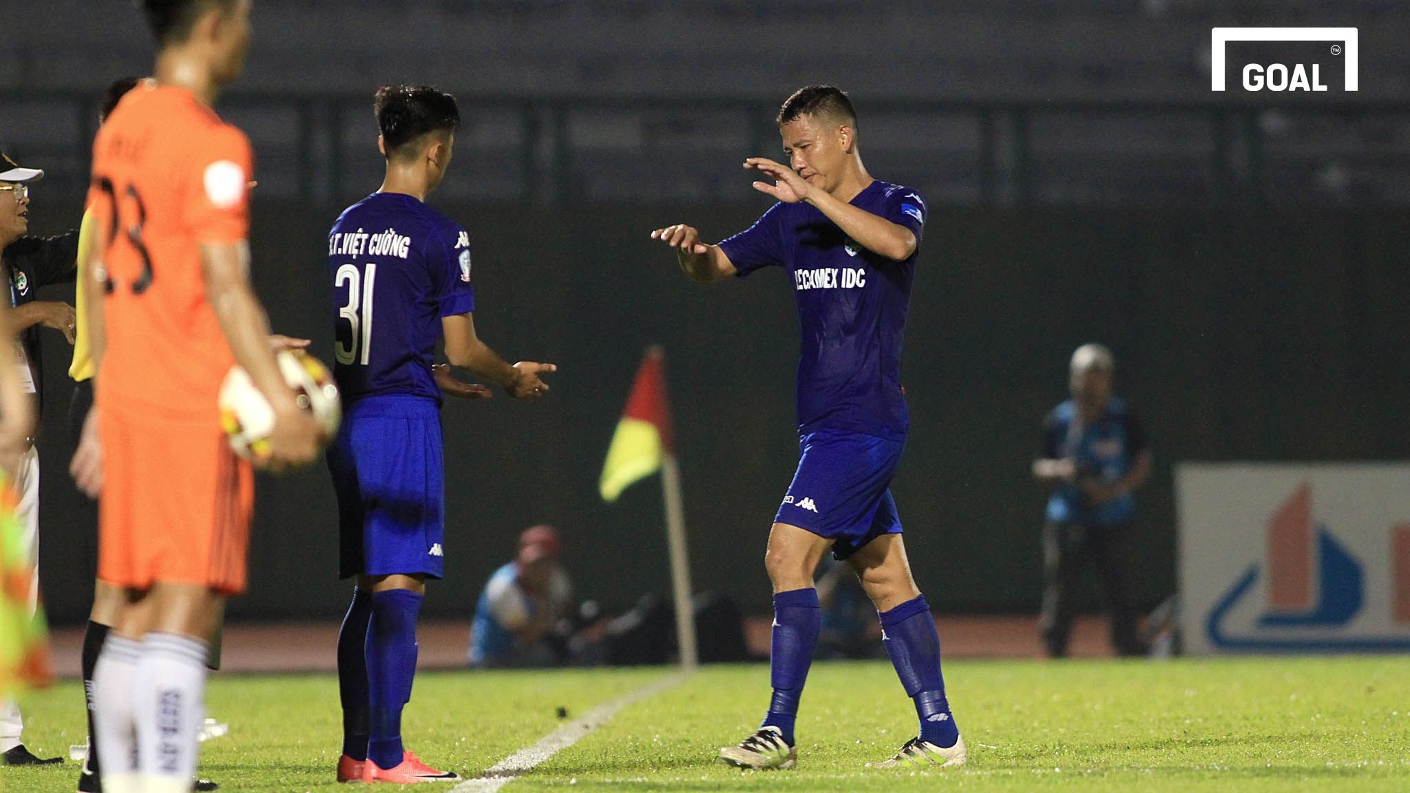 B.Bình Dương SHB Đà Nẵng Bán kết lượt về Cúp Quốc gia 2017