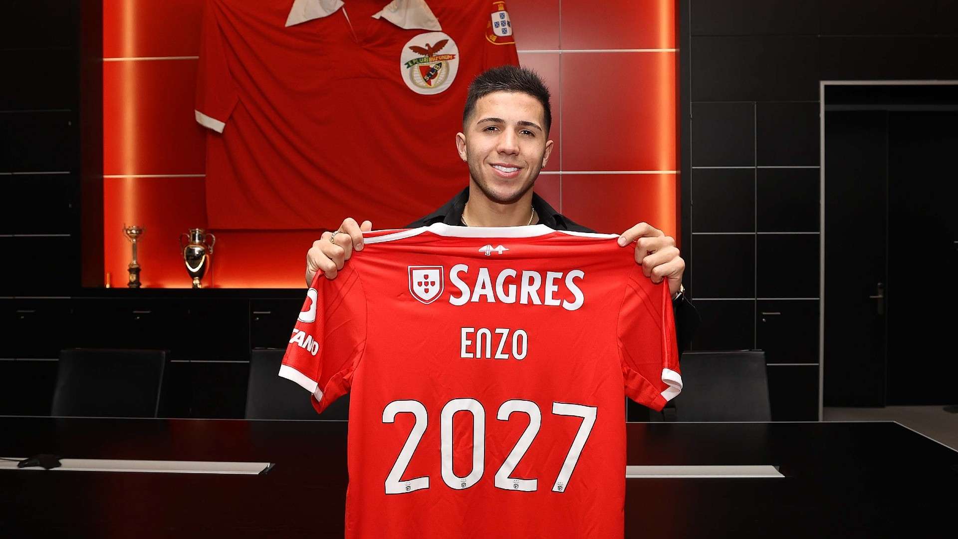 Enzo Fernandez Presentacion Benfica