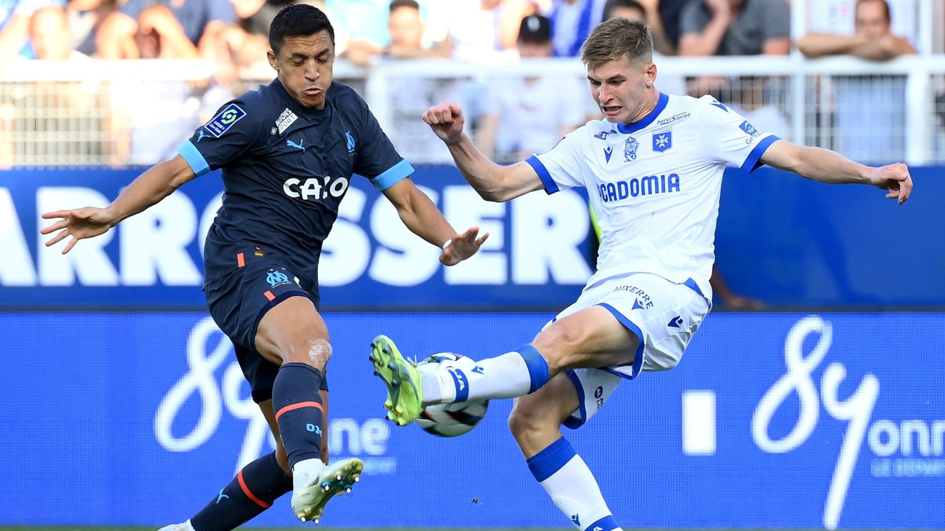 030922 Auxerre Olympique de Marsella Alexis Sánchez