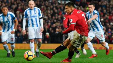 Alexis Sanchez Manchester United Huddersfield