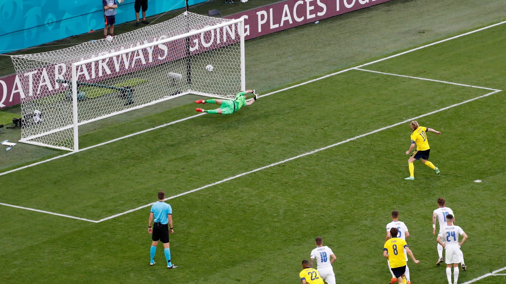 Emil Forsberg Sweden Slovakia Euro 2020