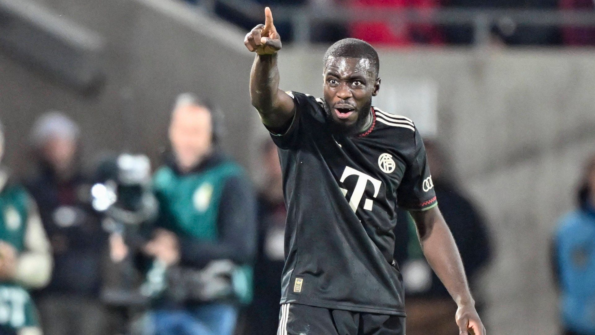 Dayot Upamecano Bayern 2025