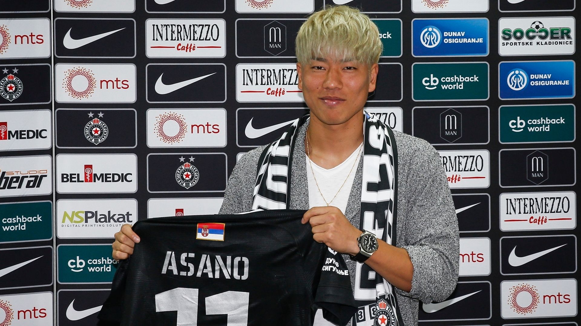 Takuma Asano_Partizan