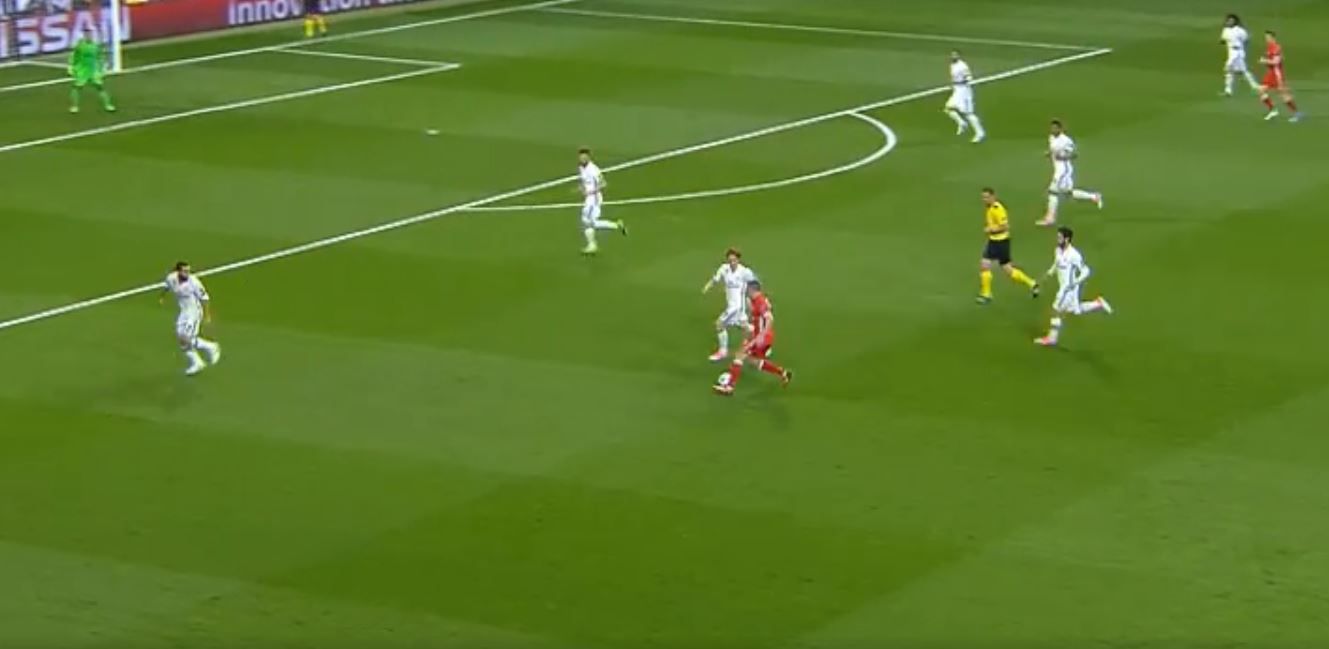 RIBERY MODRIC PANNA REAL MADRID FC BAYERN MÜNCHEN SCREENSHOT