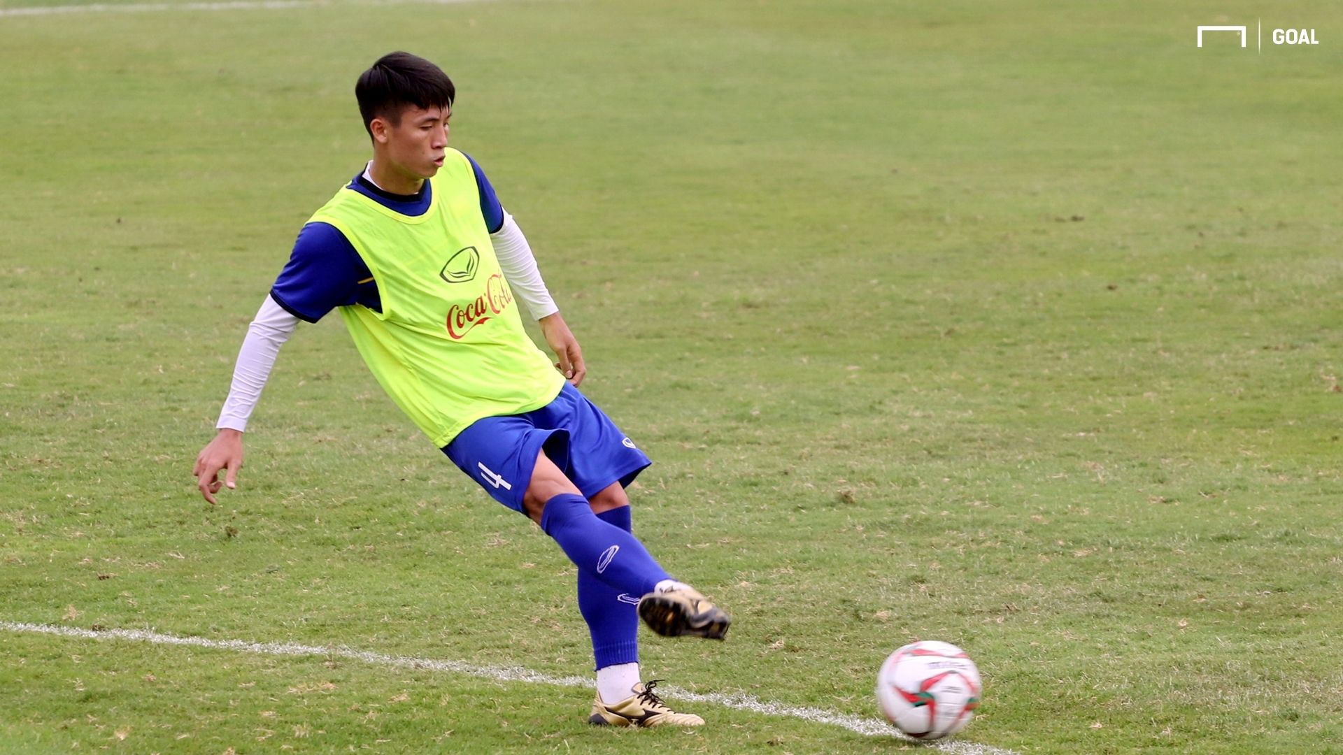 Tuyển Việt Nam tập luyện chiều 21/12