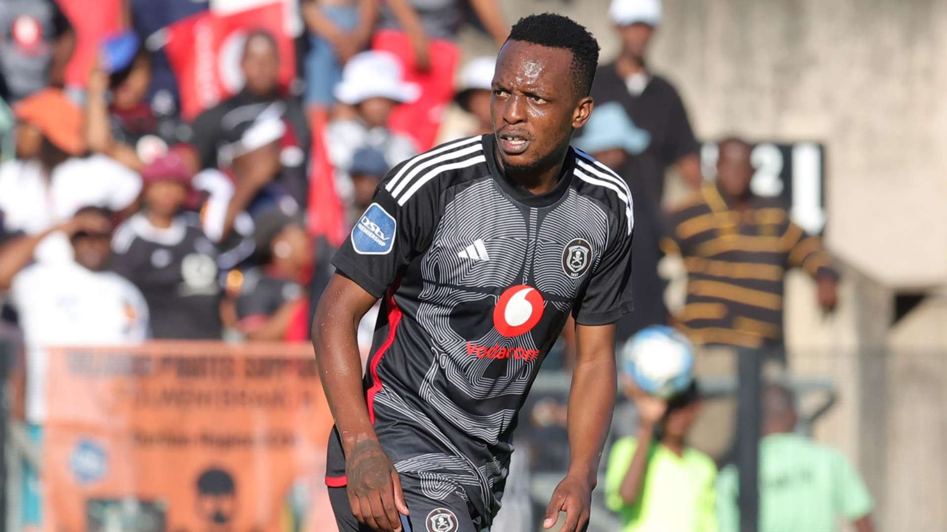 Orlando Pirates' Maswanganyi a POTY favourite? Riveiro shares his opinion -  'South African fans are in love with him' | Goal.com South Africa