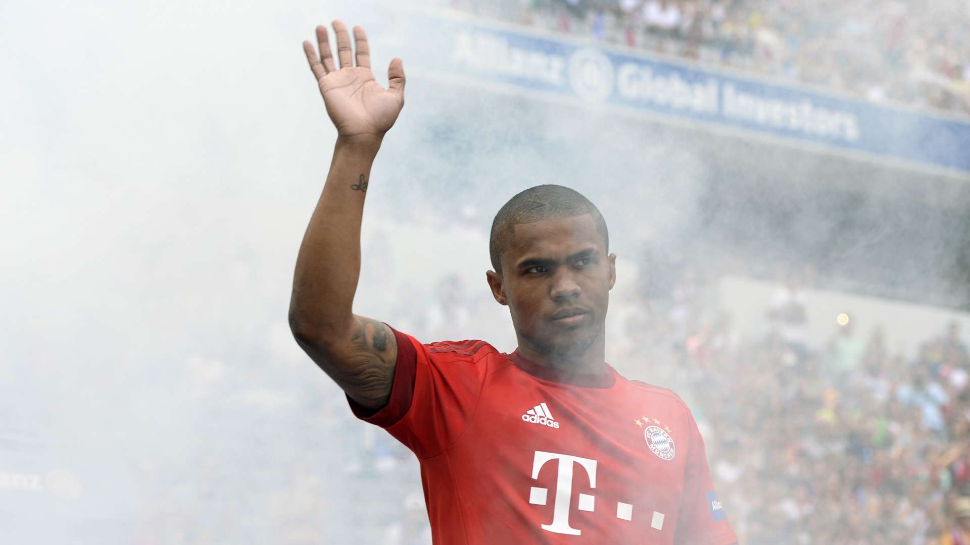 Douglas Costa Bayern München Teampresentation 07112015