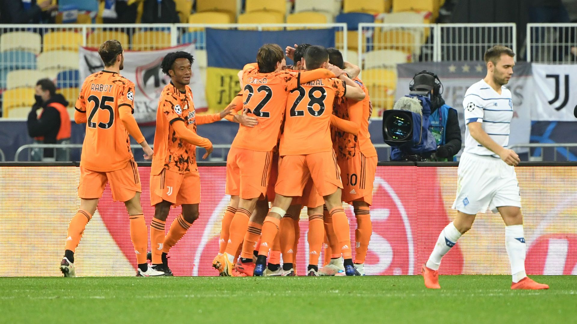 Dinamo Kiev Juventus celebrating Champions League