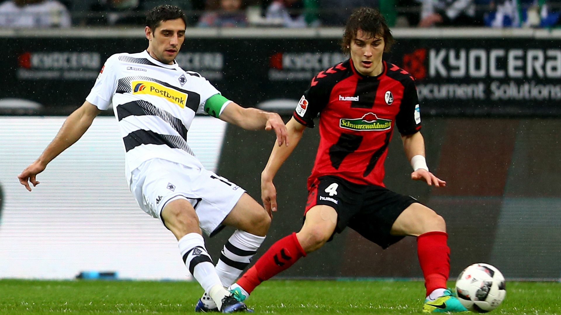 LARS STINDL BORUSSIA MÖNCHENGLADBACH CAGLAR SÖYÜNCÜ FREIBURG GERMAN BUNDESLIGA 04022017