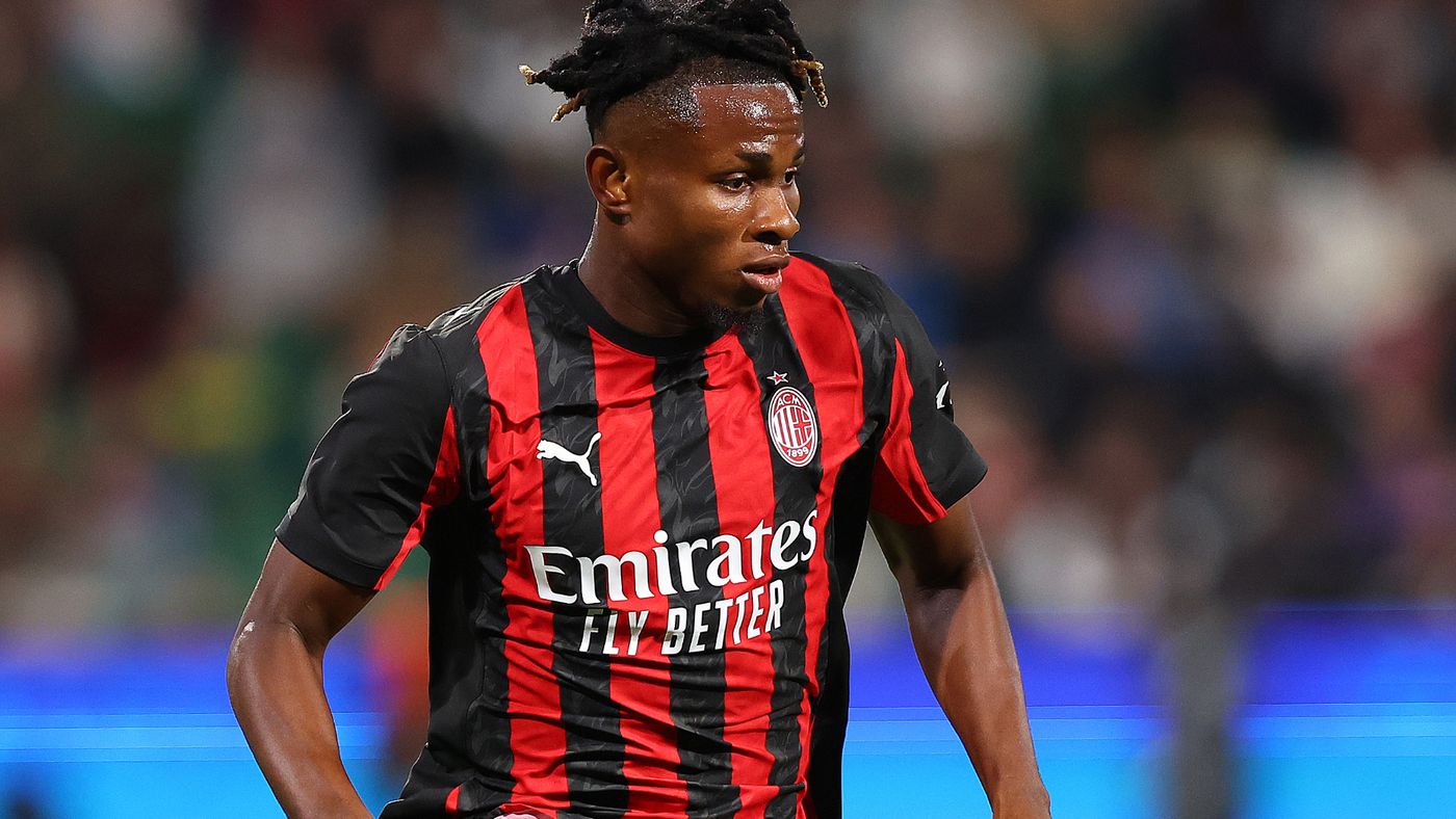 Chukwueze%20Milan%20prima%20maglia.jpg