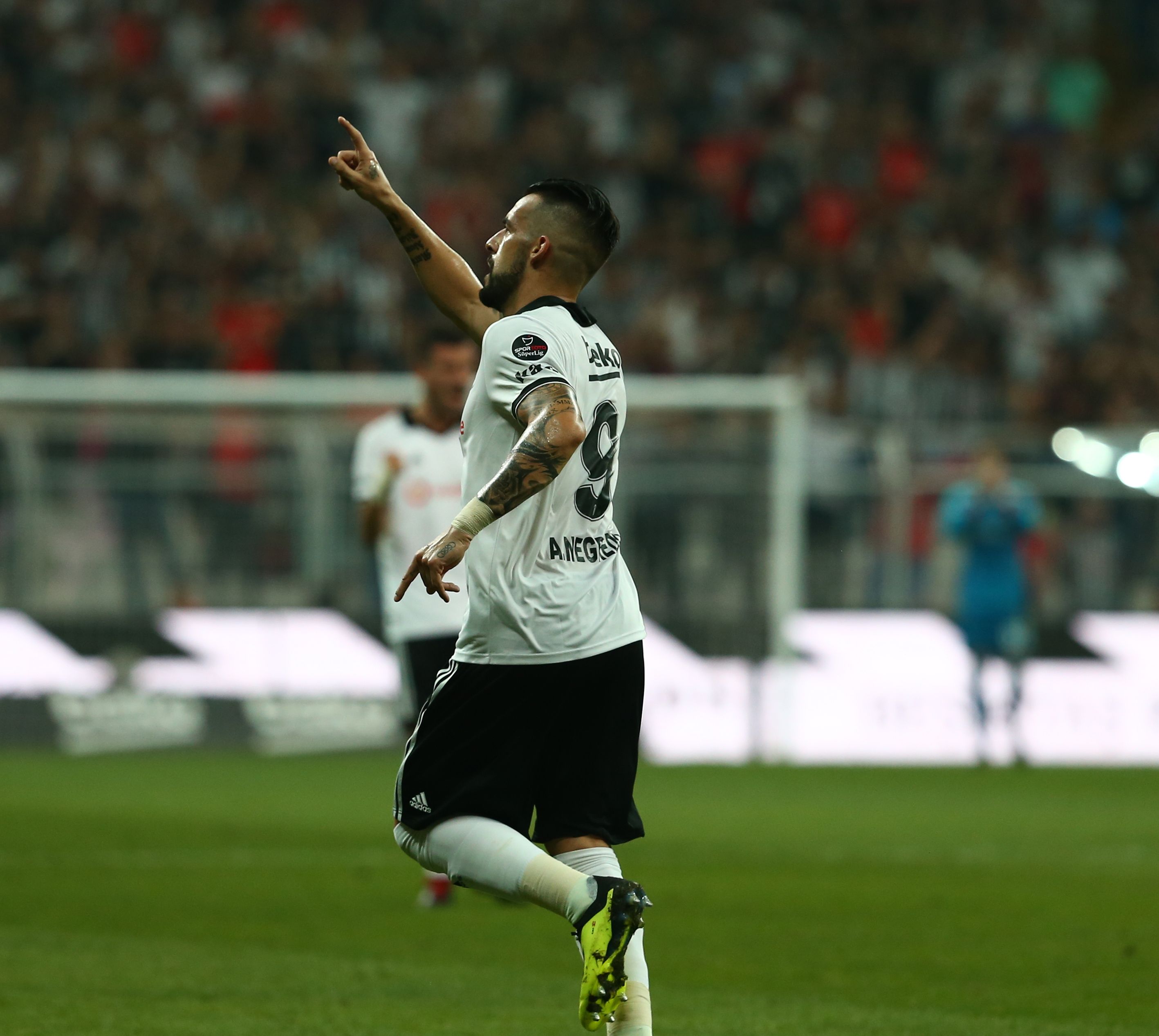 Besiktas Antalyaspor Alvaro Negredo 082618