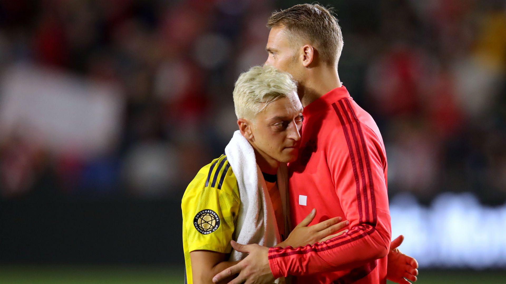 Mesut Ozil Manuel Neuer 2019