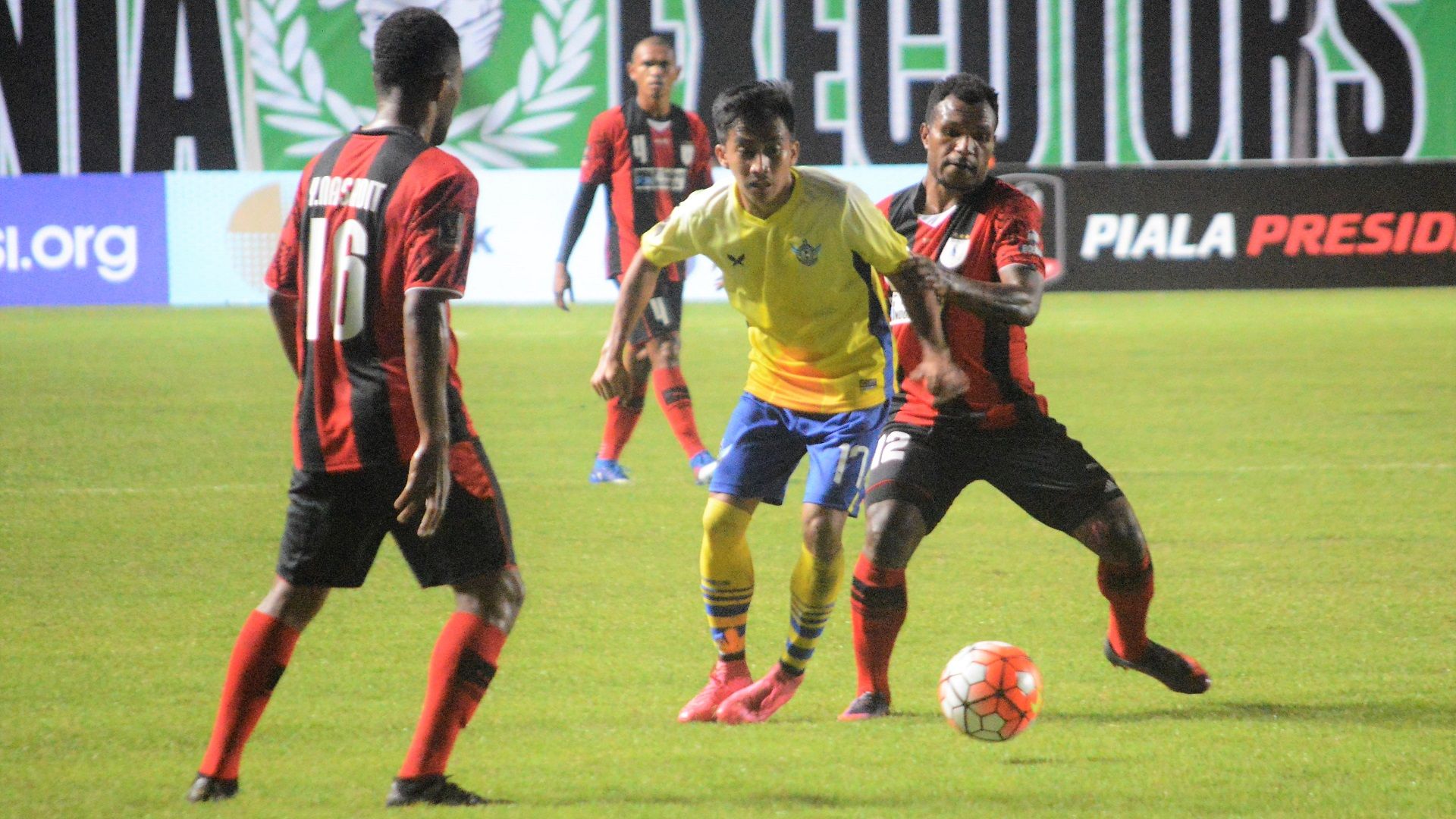 Persipura Jayapura vs Persegres Gresik United | Piala Presiden 2017