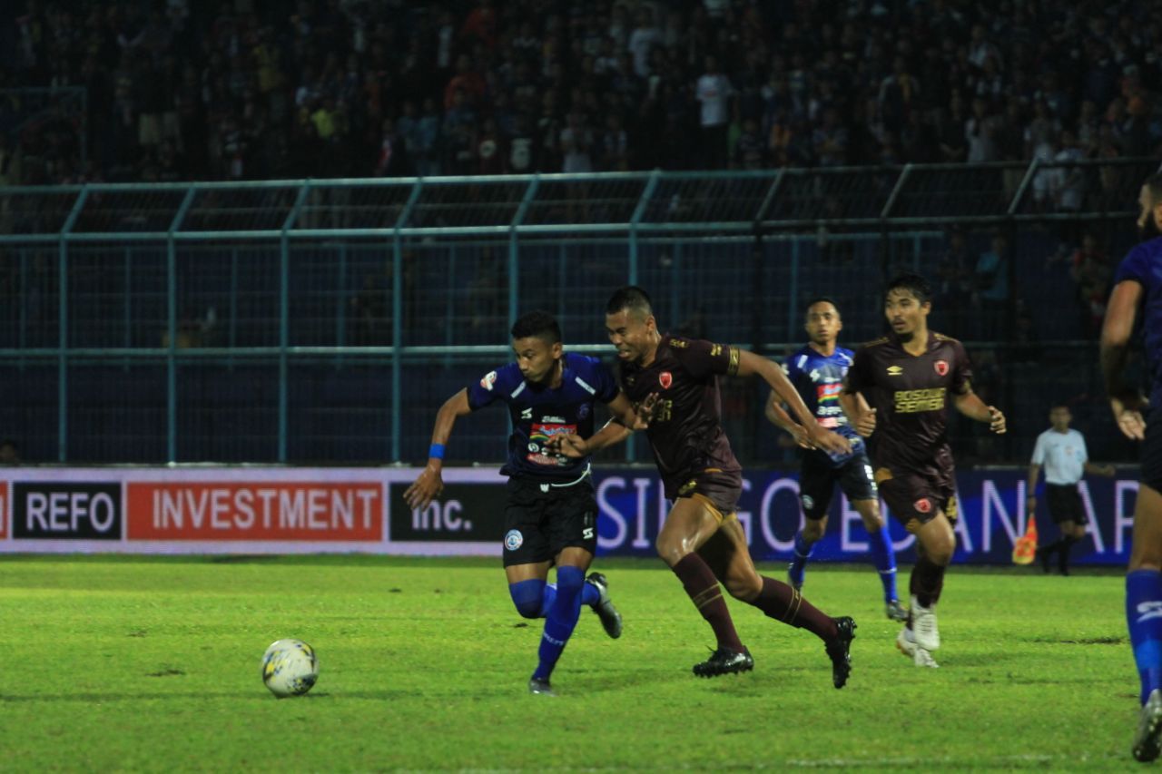 Arema FC vs PSM Makassar