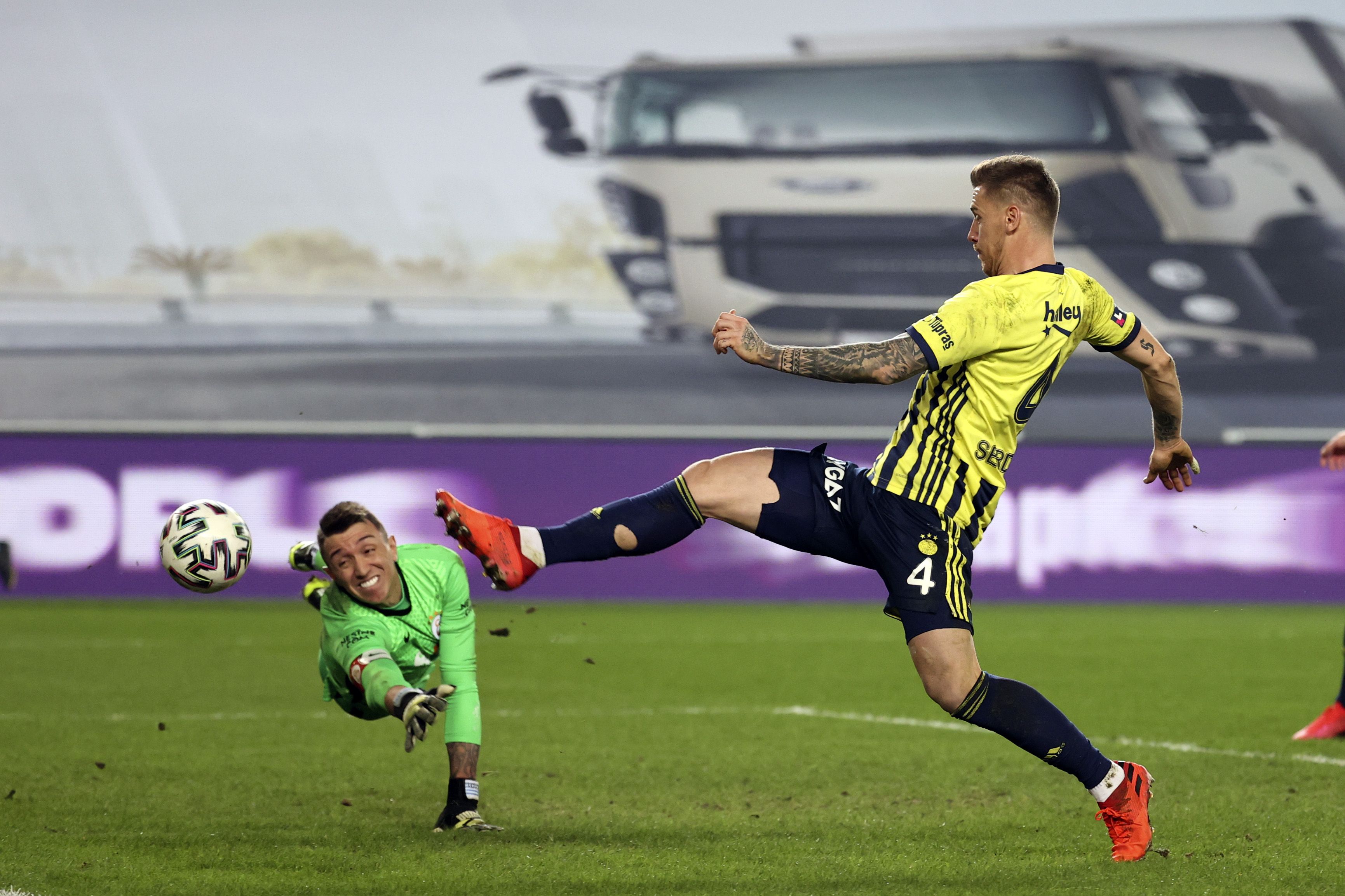 Serdar Aziz against Galatasaray 02.09.2021