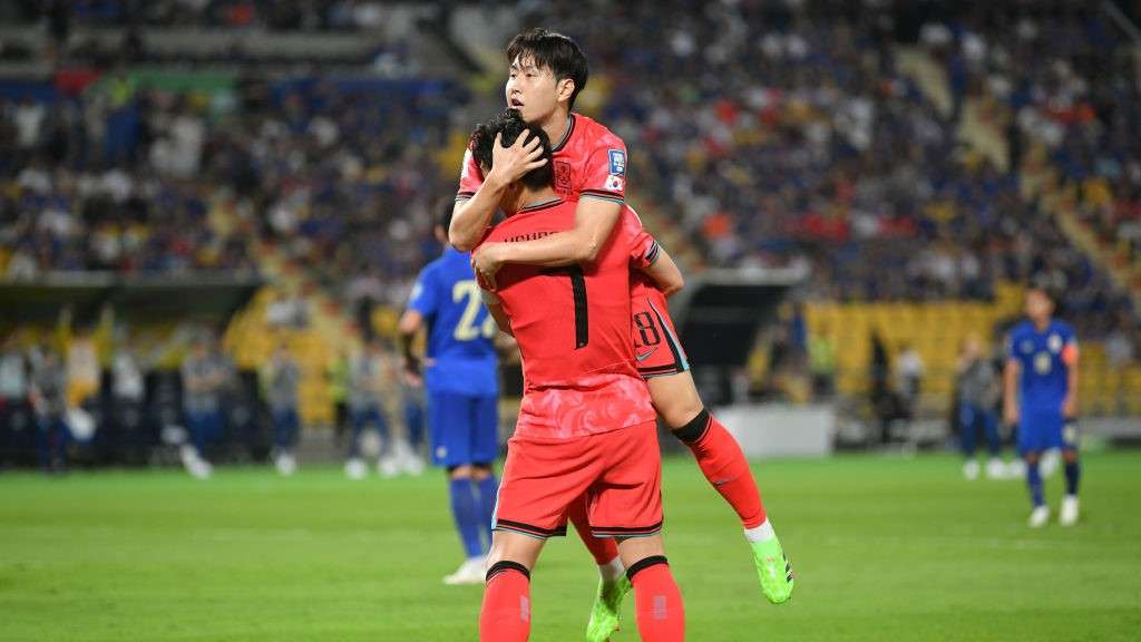 손흥민 이강인 포옹