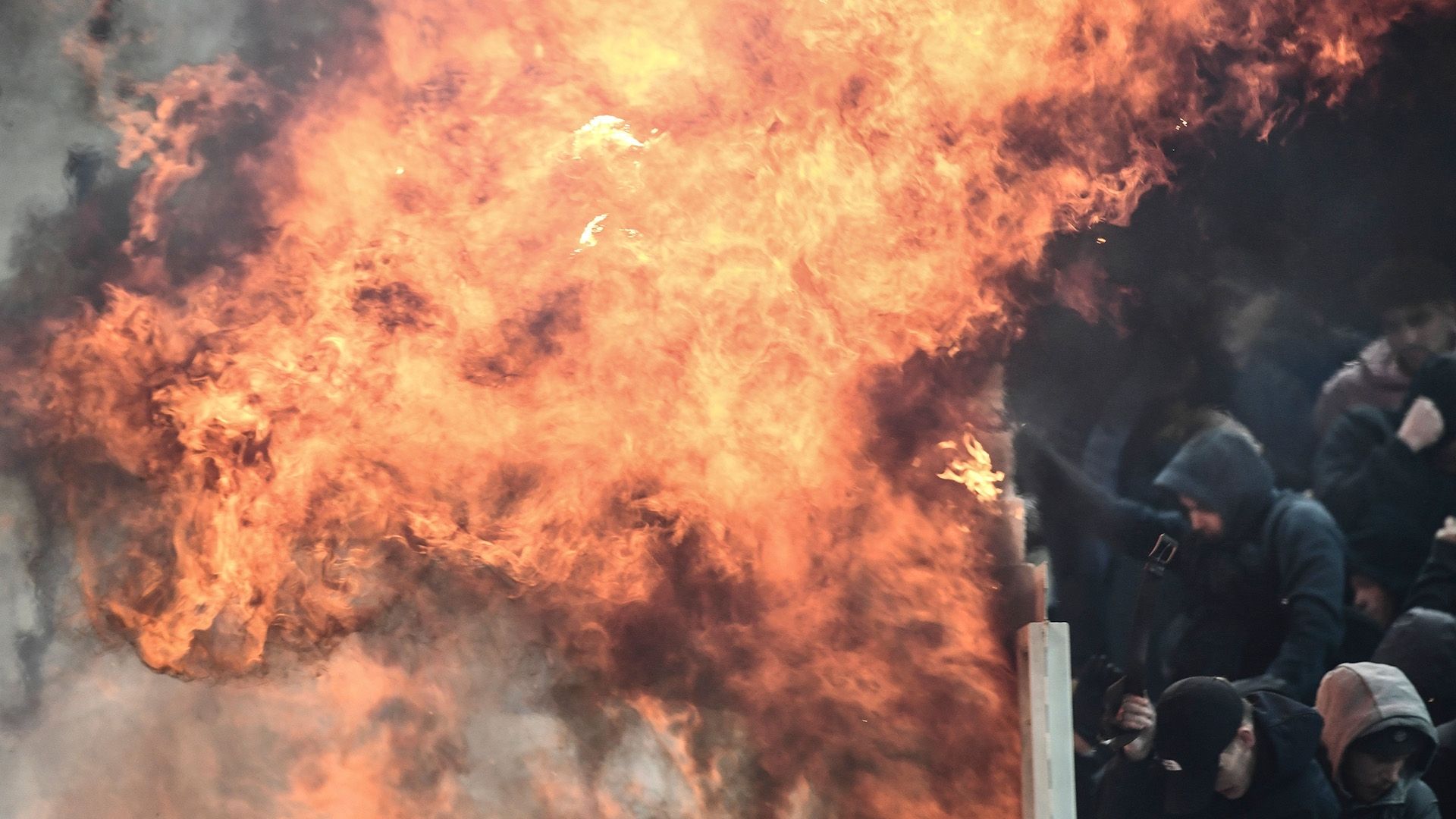 AEK Ajax fans riot fire Champions League 27112018