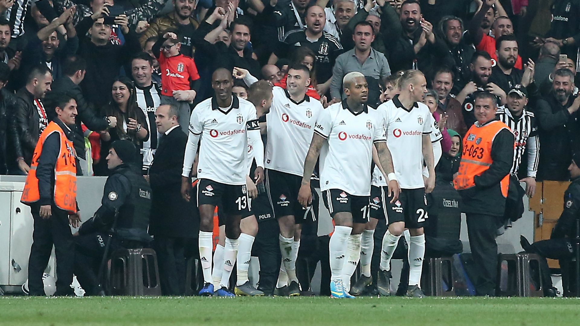 Besiktas Basaksehir 04132019