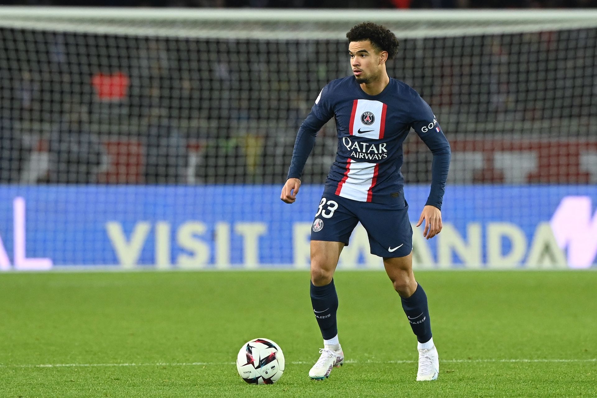 Warren Zaïre-Emery, qui devrait être titulaire ce soir a été observé par un grand nombre de formations européennes dont le Bayern Munich