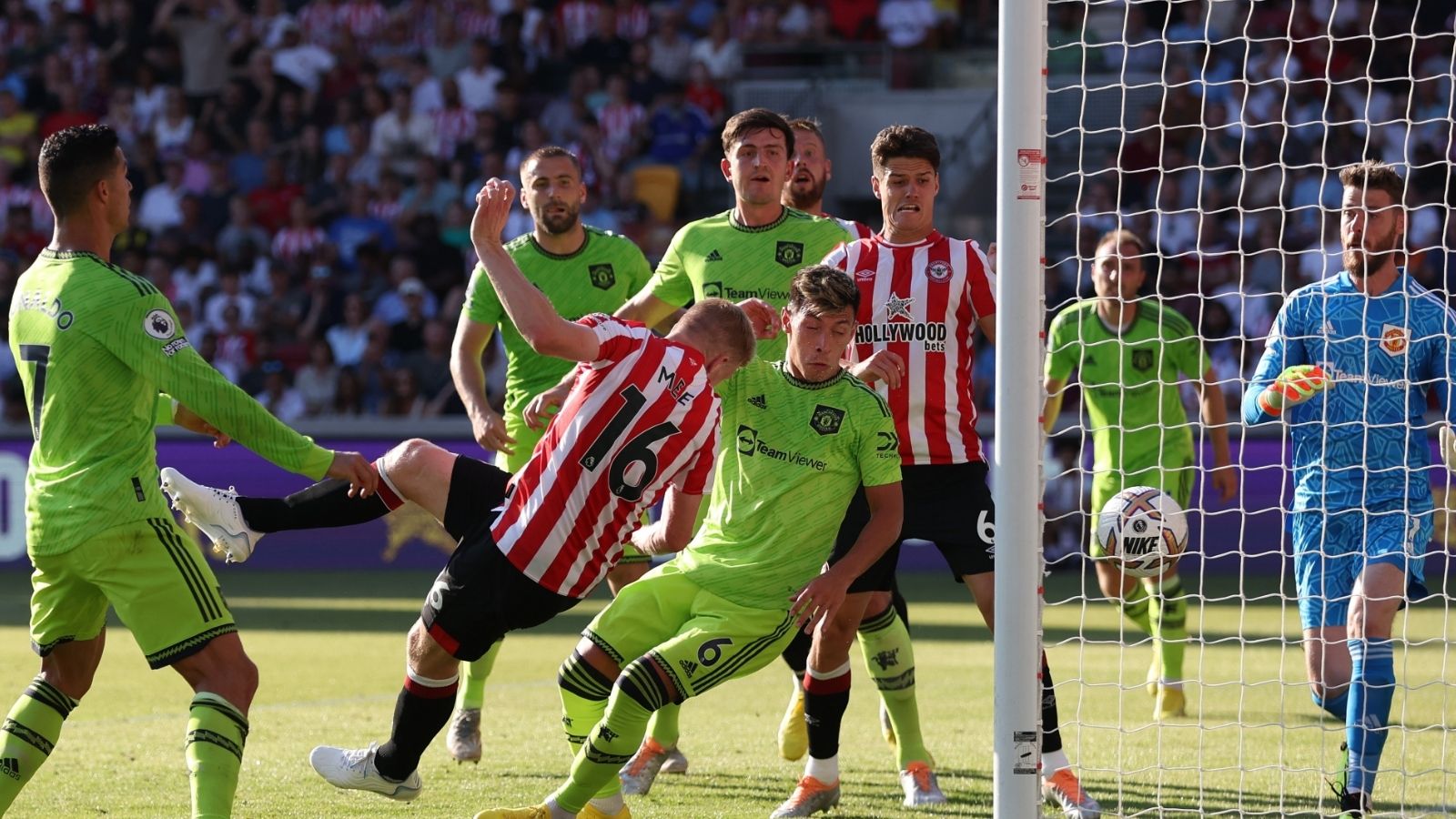 Lisandro Martinez Manchester United Brentford 2022-23