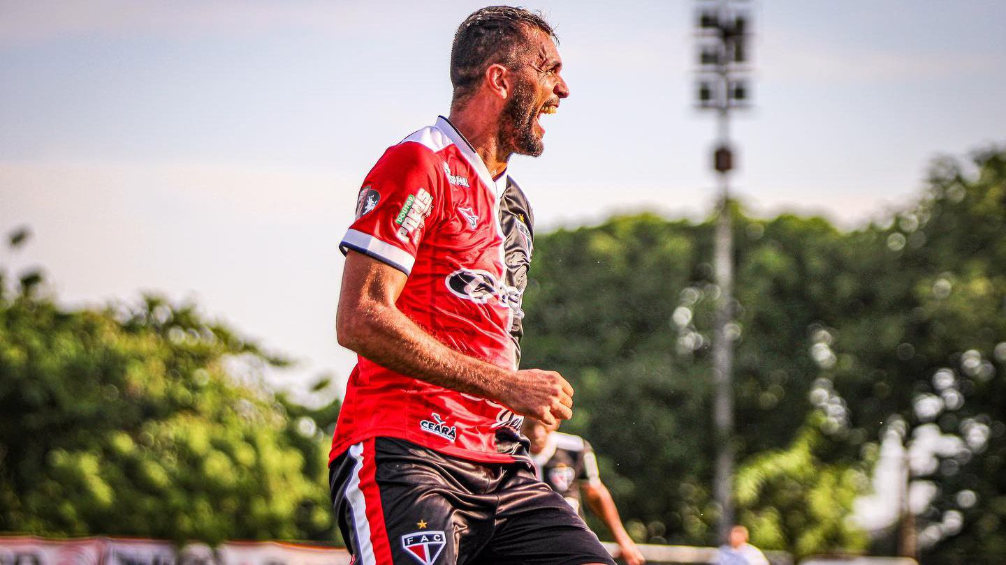 Edson Cariús pelo Ferroviário 2022