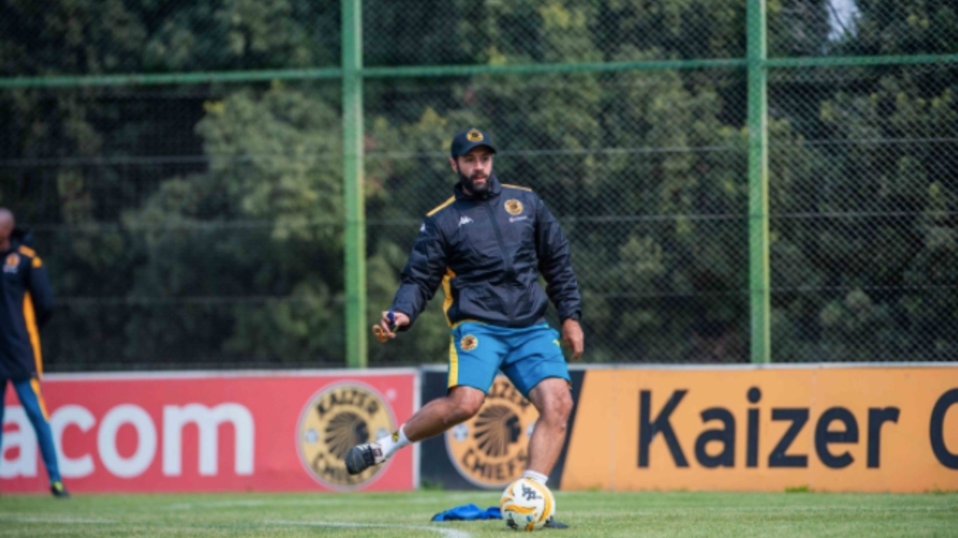 Fernando Da Cruz of Kaizer Chiefs