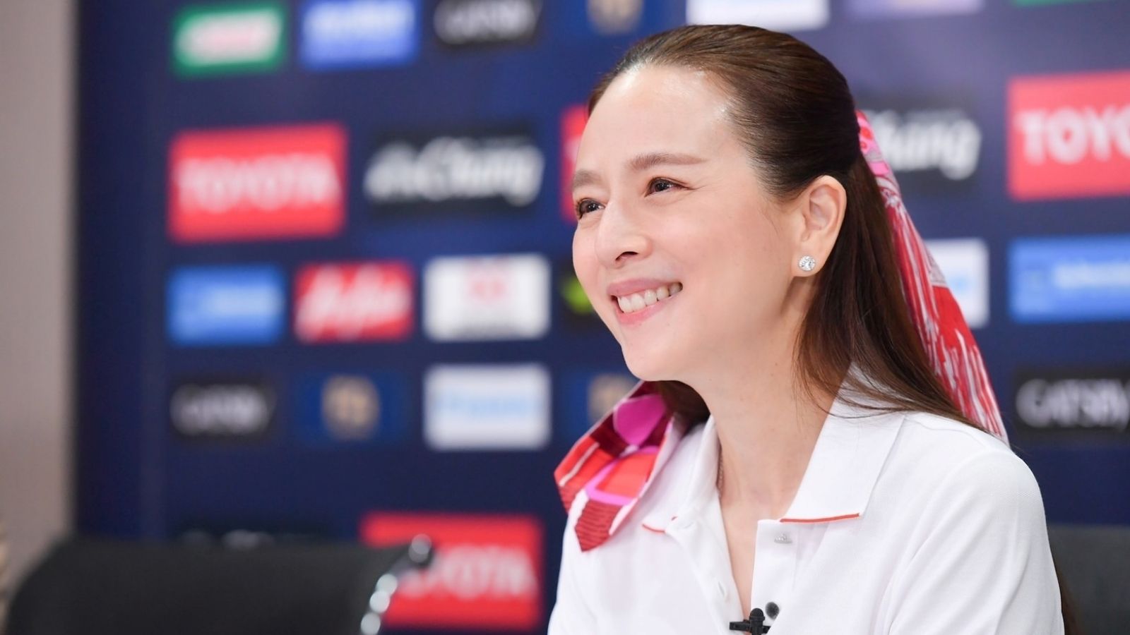 นวลพรรณ ล่ำซำ