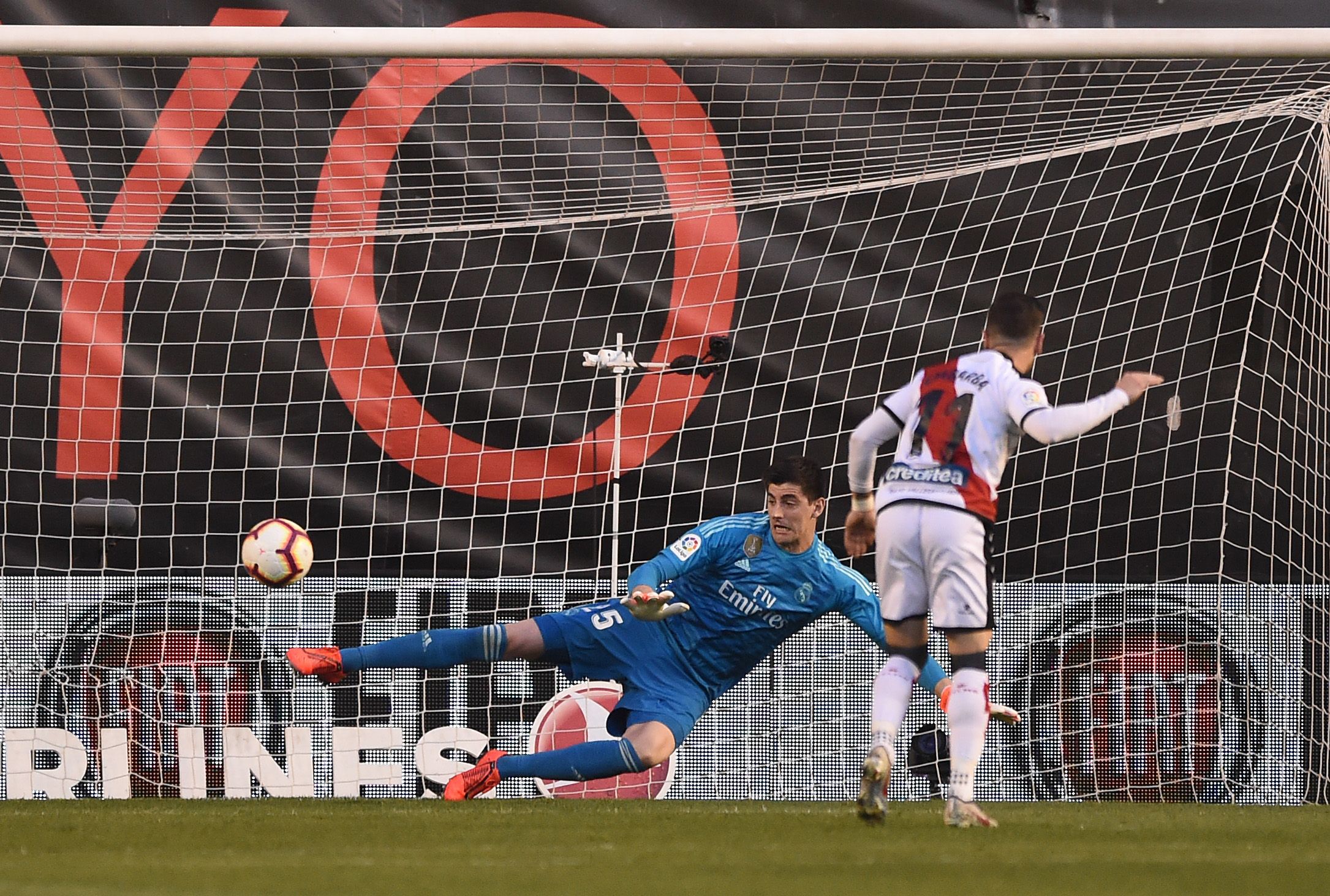 Courtois Embarba Rayo Vallecano Real Madrid