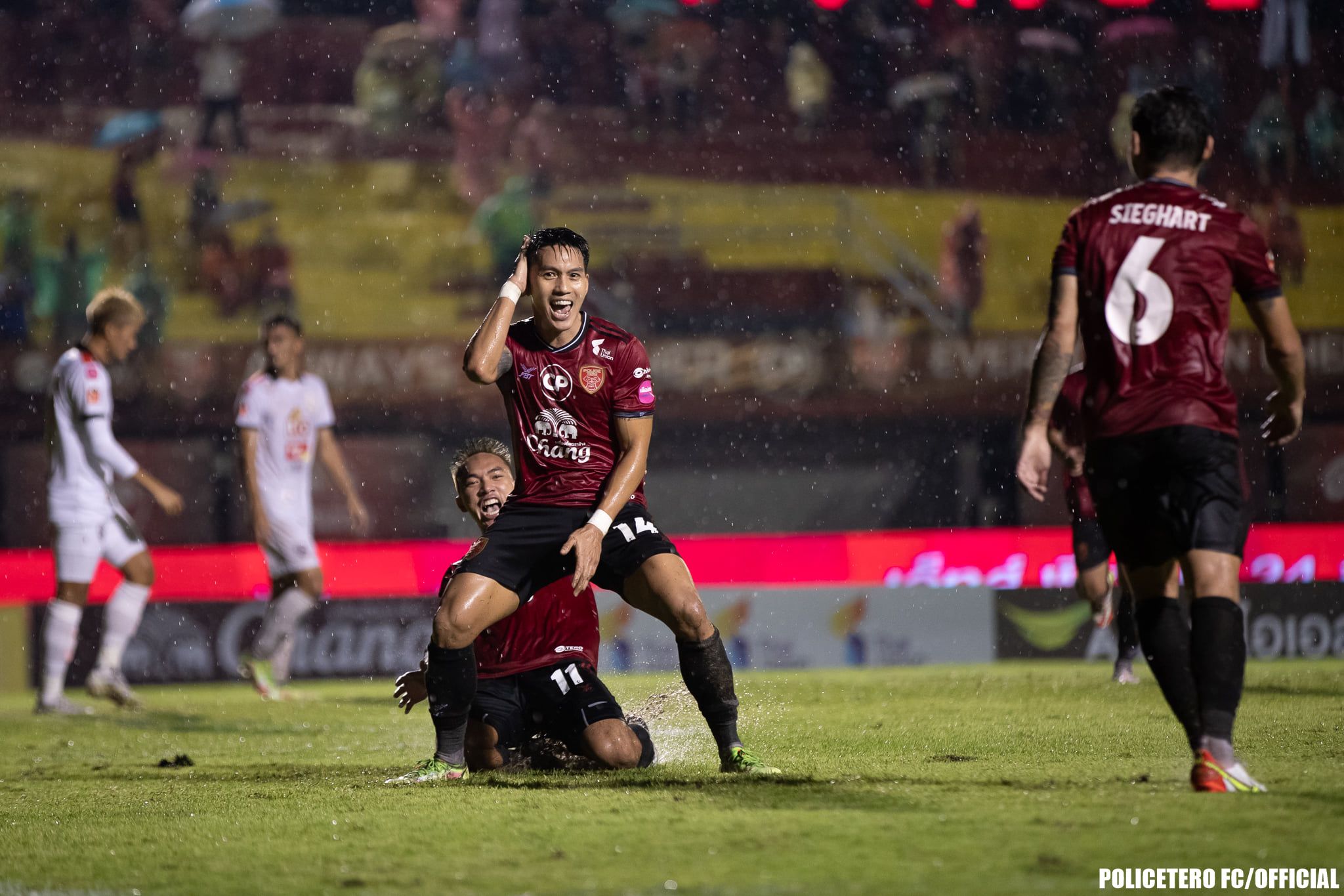 ธีรเทพ วิโนทัย