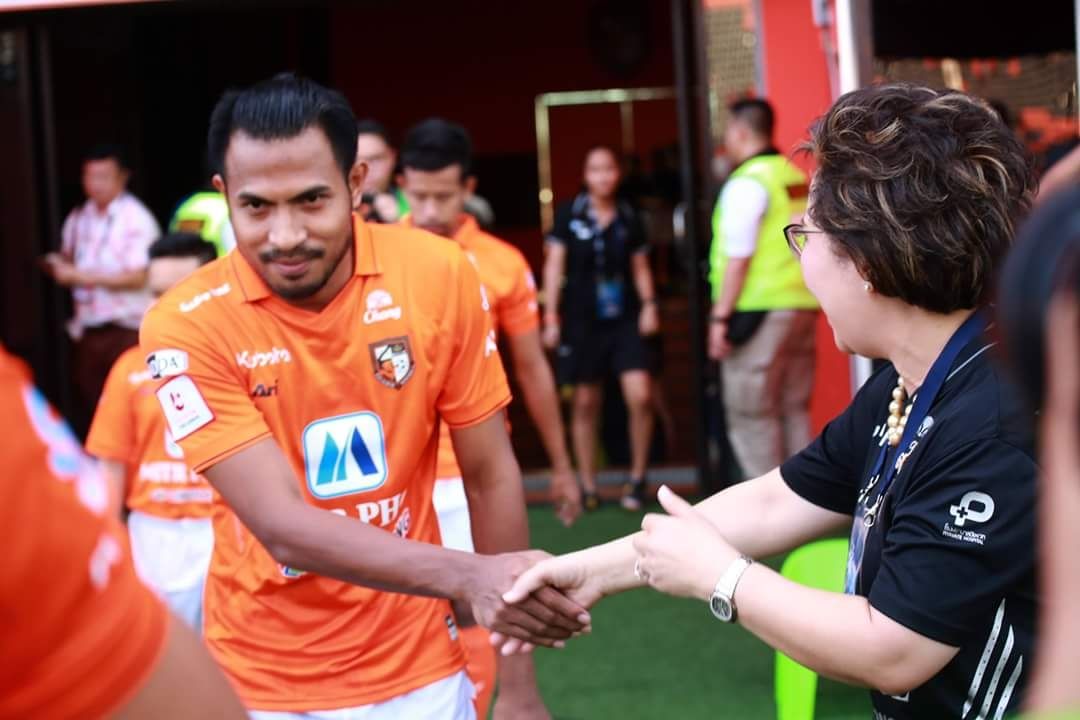 สมปอง สอเหลบ