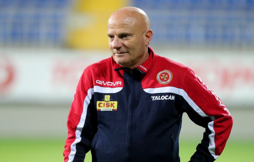 Raymond Farrugia, en un partido con la selección