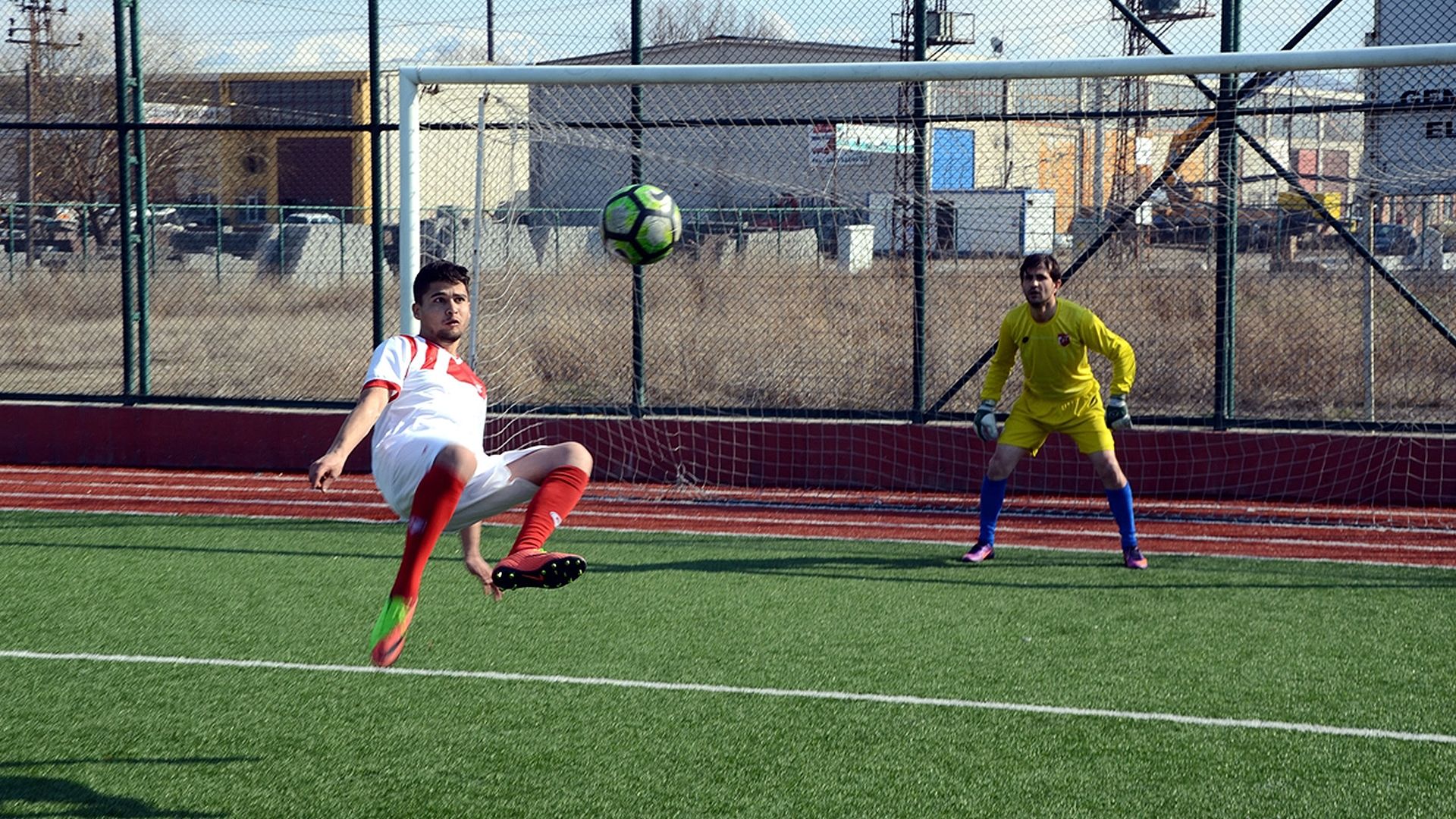 Gulbey Turkucu Elbistan Belediyespor balon rovesata