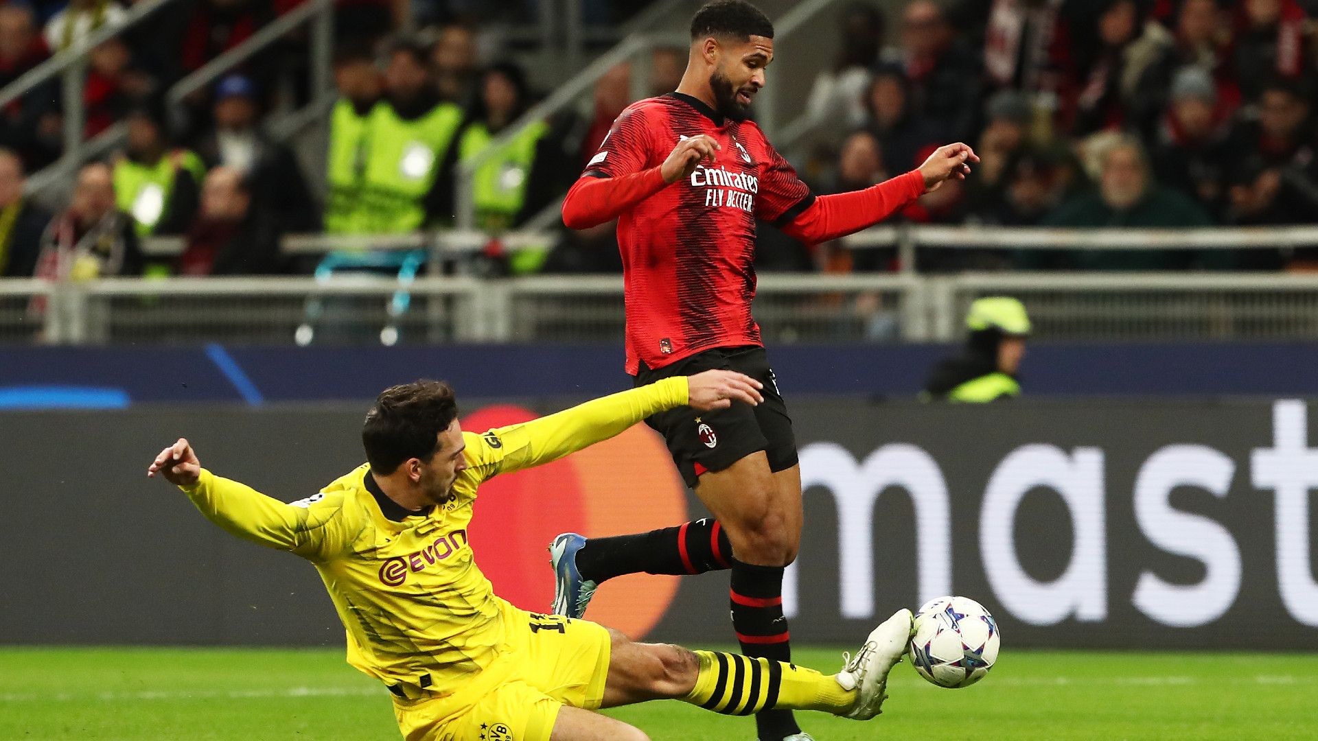 MATS HUMMELS BORUSSIA DORTMUND