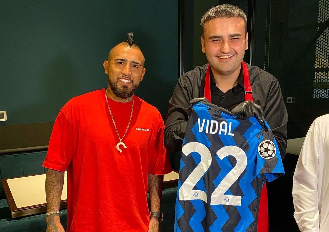 Burak Ozdemir CZN Burak Arturo Vidal