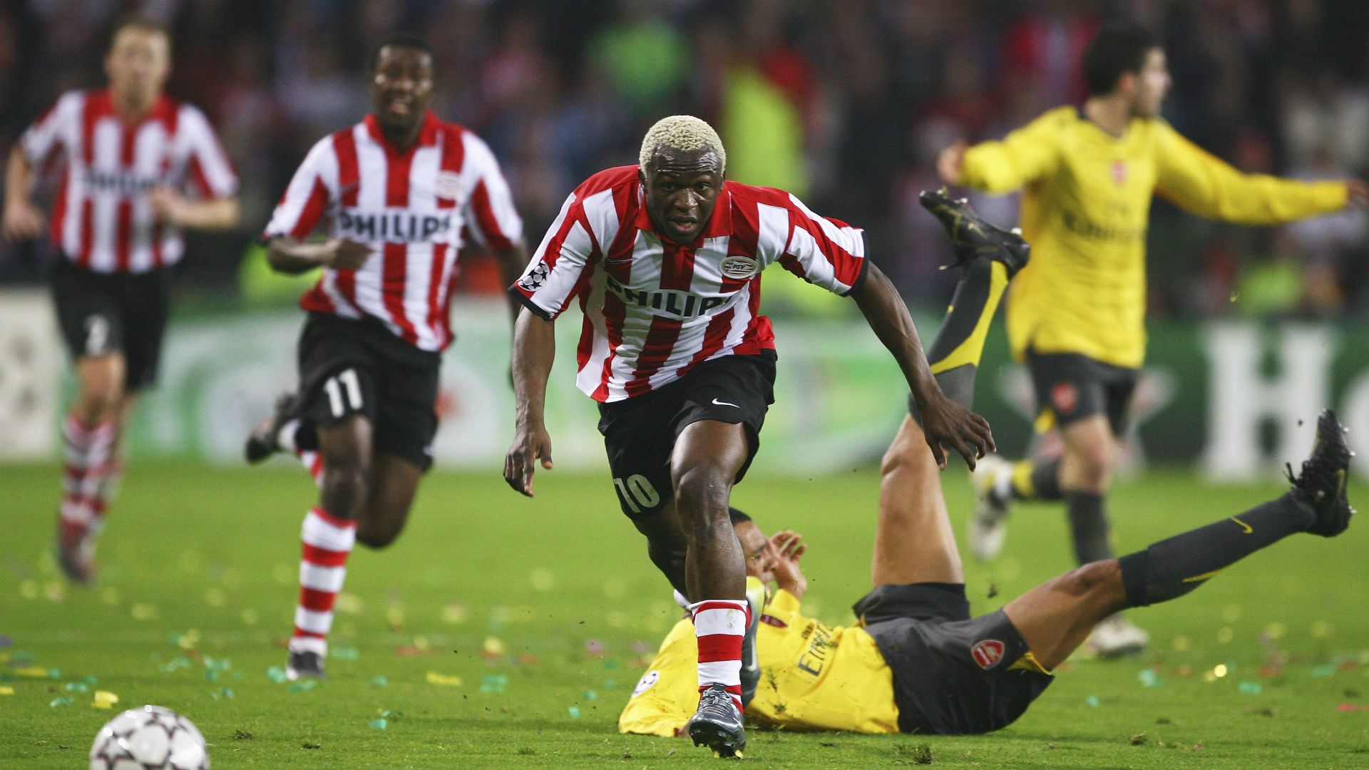 arouna kone gilberto - psv eindhoven arsenal - champions league - 20022007