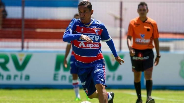 Clodoaldo, em amistoso pelo Fortaleza