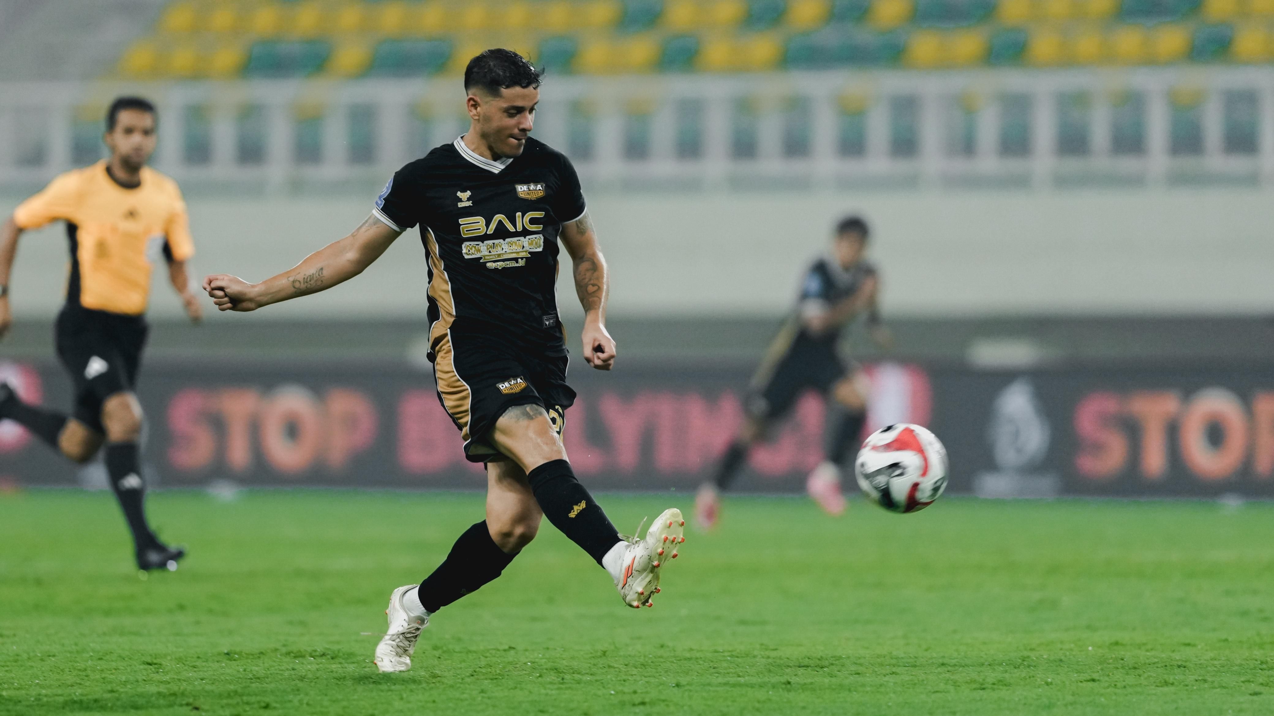 Dewa United vs Persija