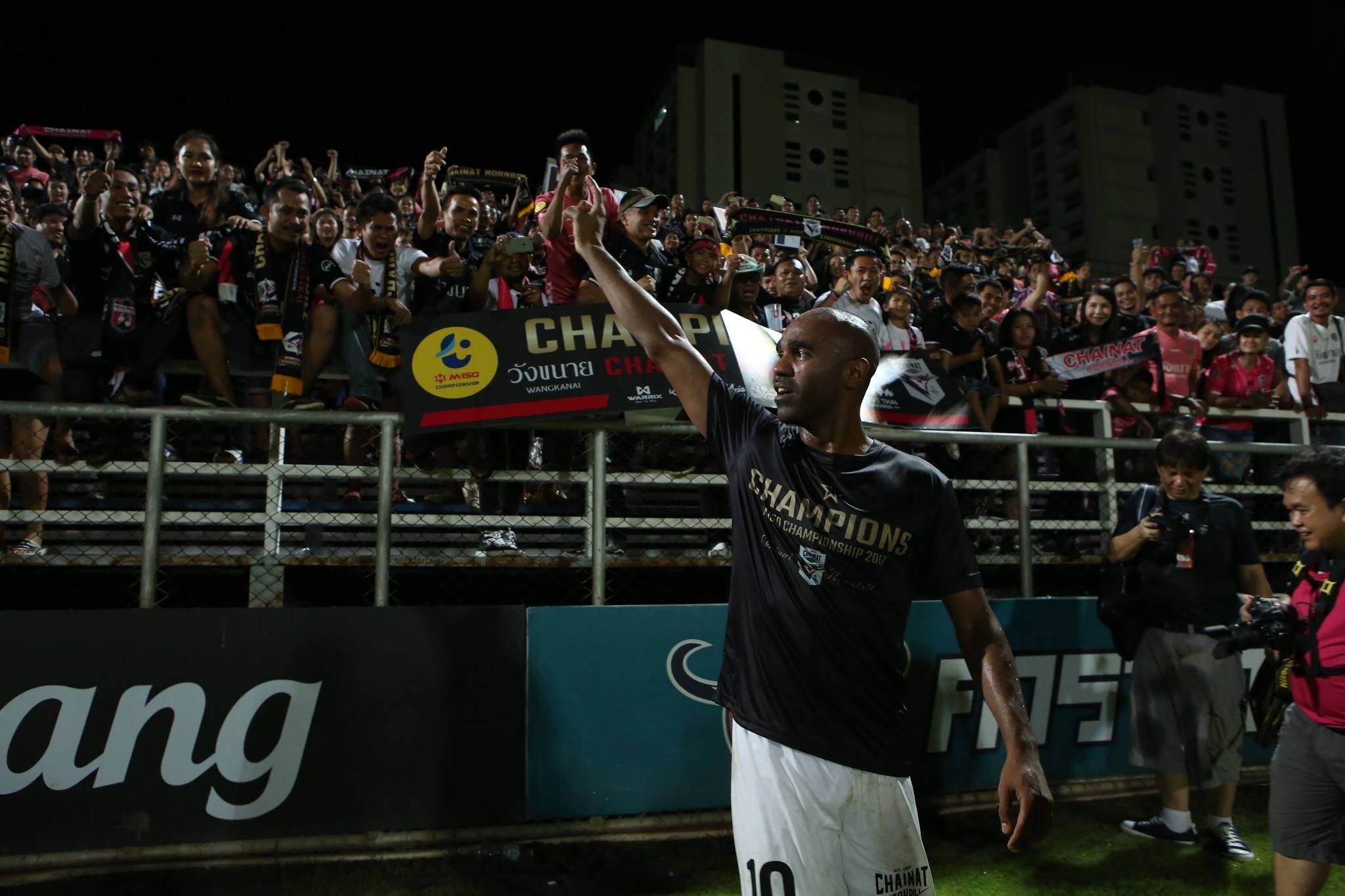 IN PICTURE : นกใหญ่พิฆาตผงาดแชมป์บินกลับสู่ไทยลีก