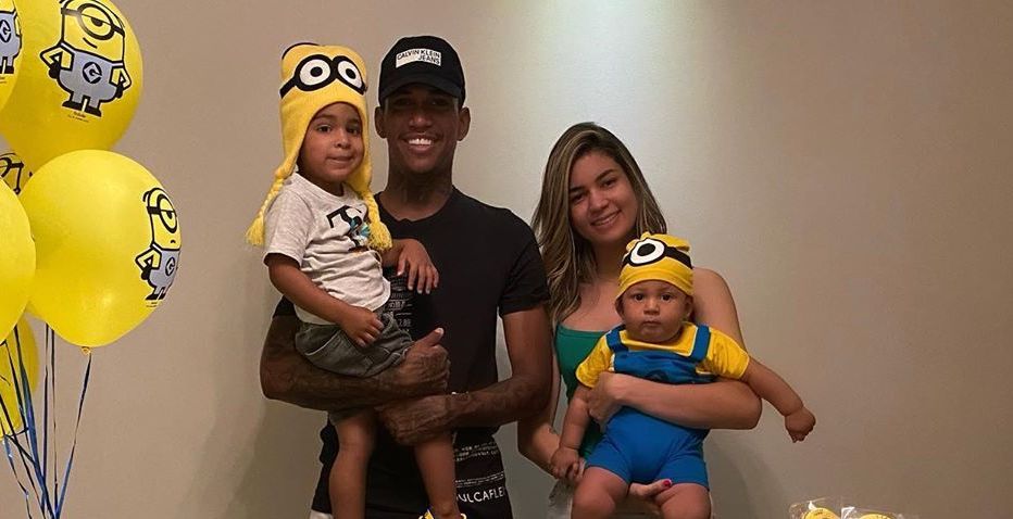 Raniel, filhos e esposa