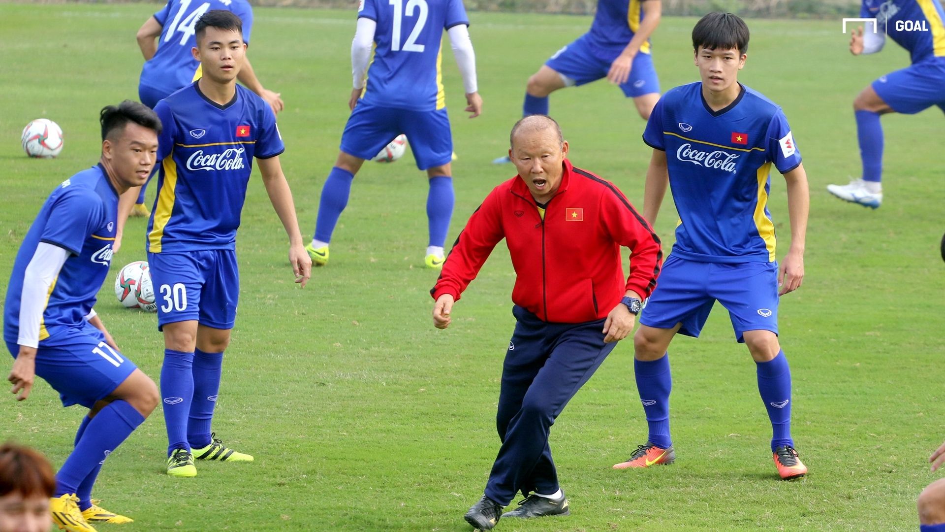 Tuyển Việt Nam tập luyện chiều 21/12