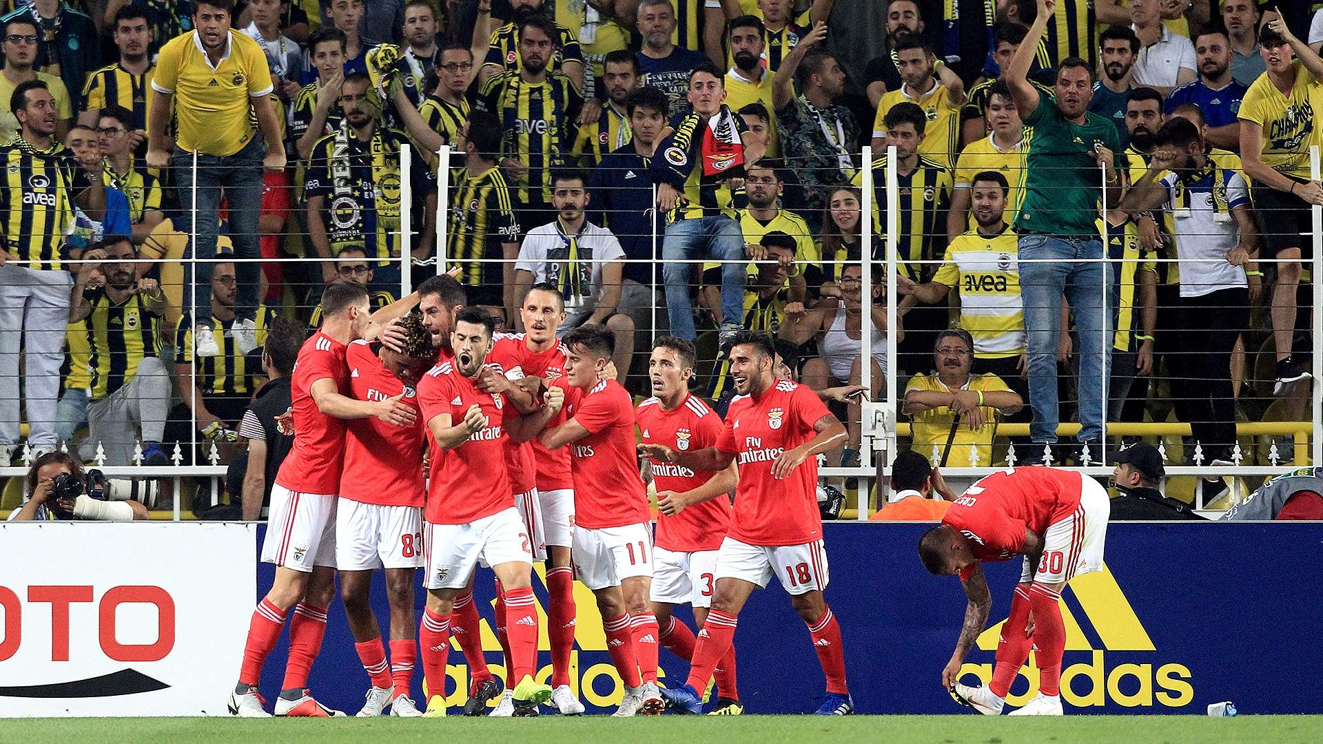 Benfica goal celebration Fenerbahce 08142018