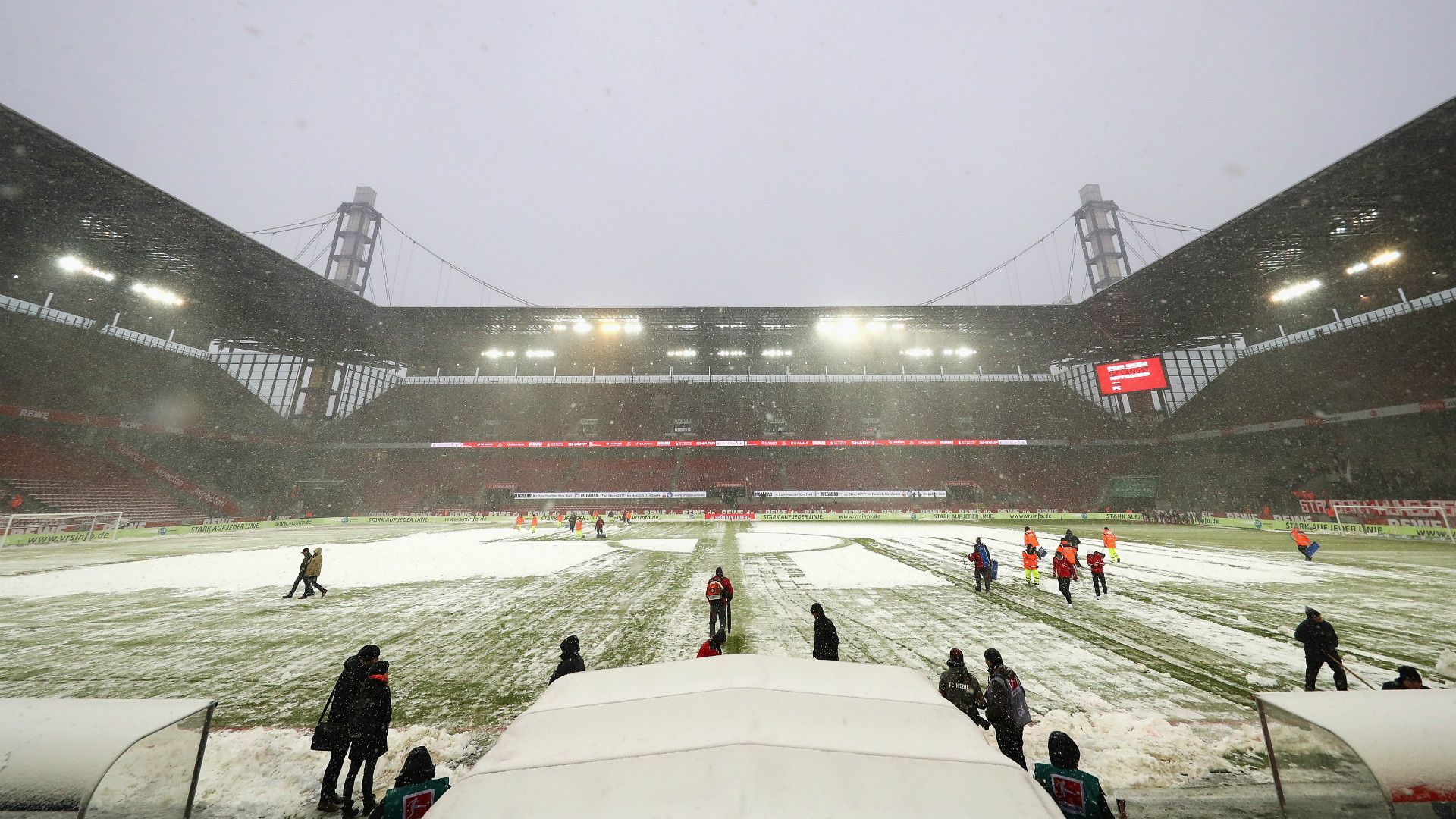 Snow 1 FC Koln SC Freiburg