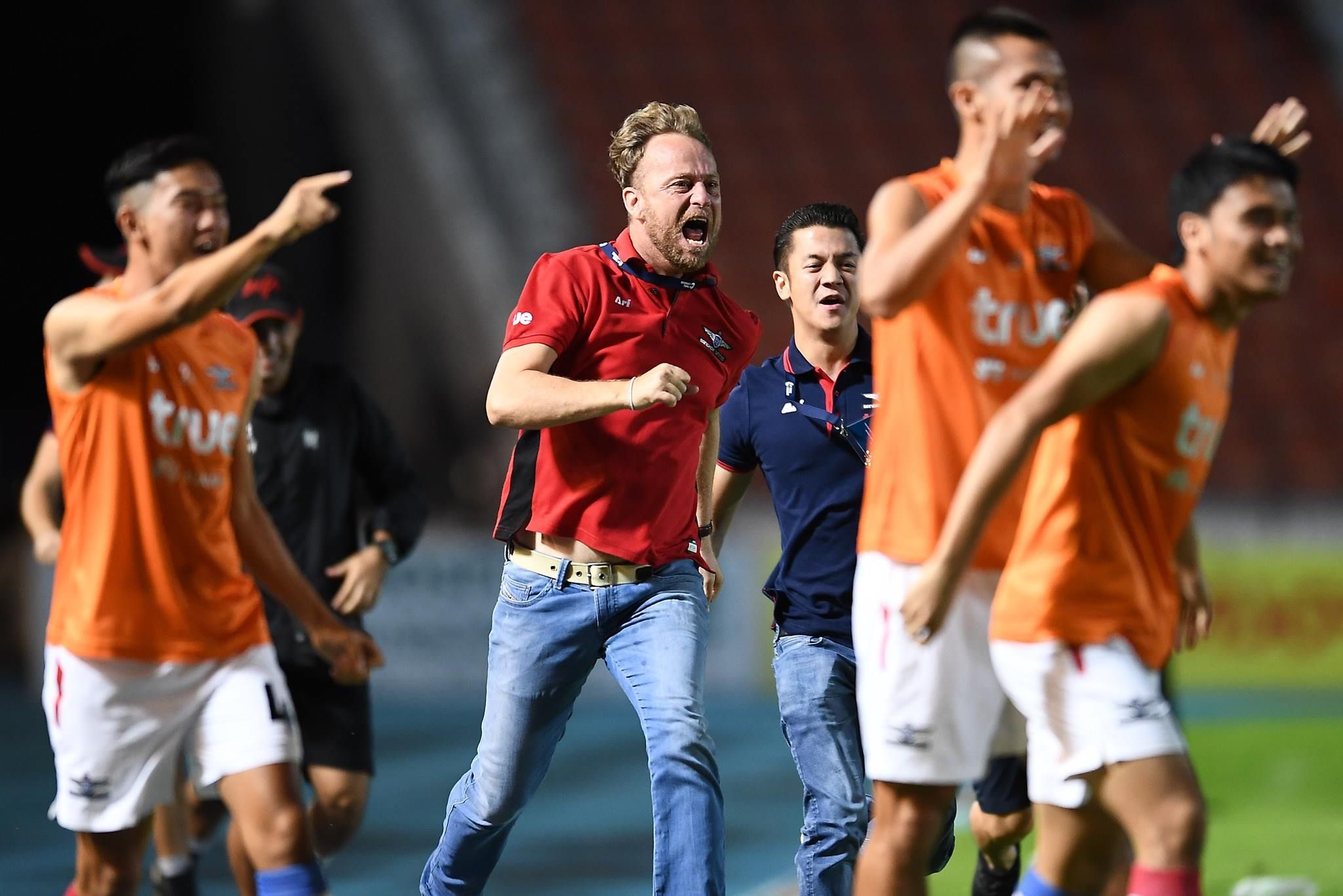 สุพรรณบุรี - แบงค็อก ยูไนเต็ด