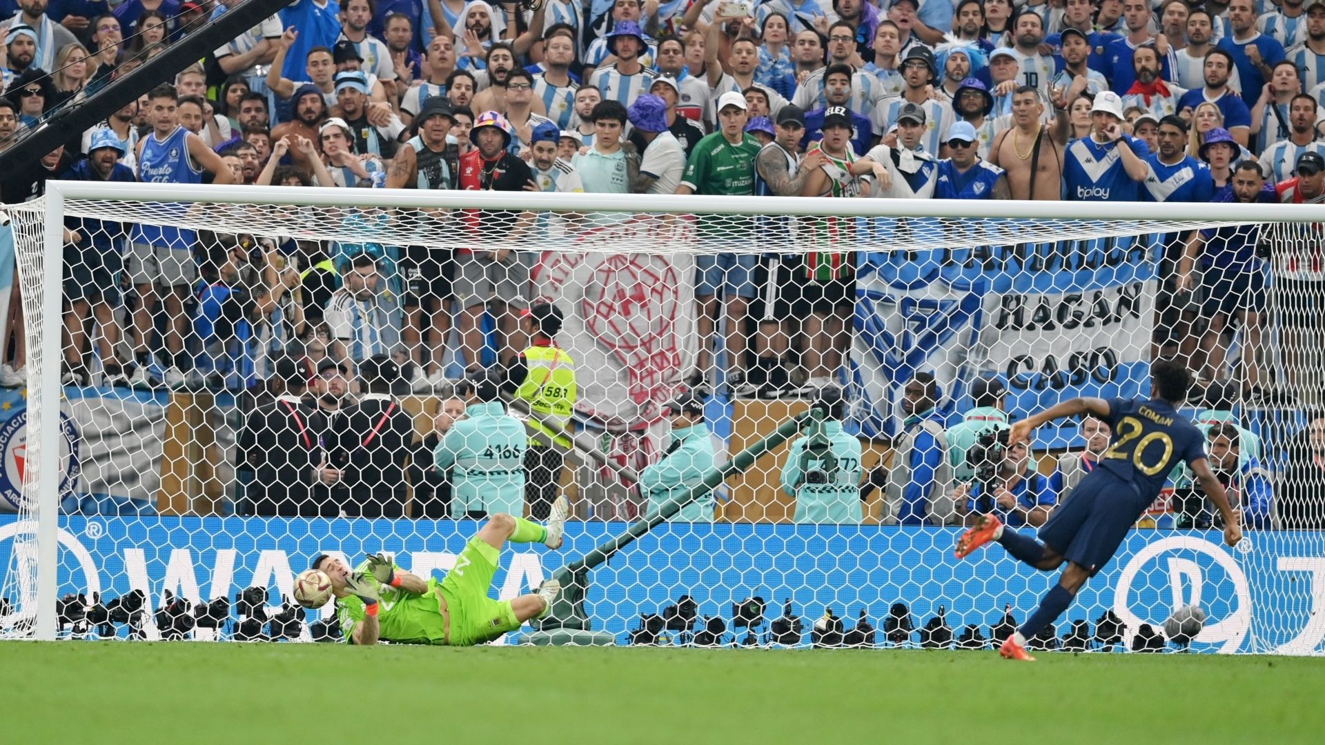 Dibu Martínez Kingsley Coman Argentina Francia Mundial