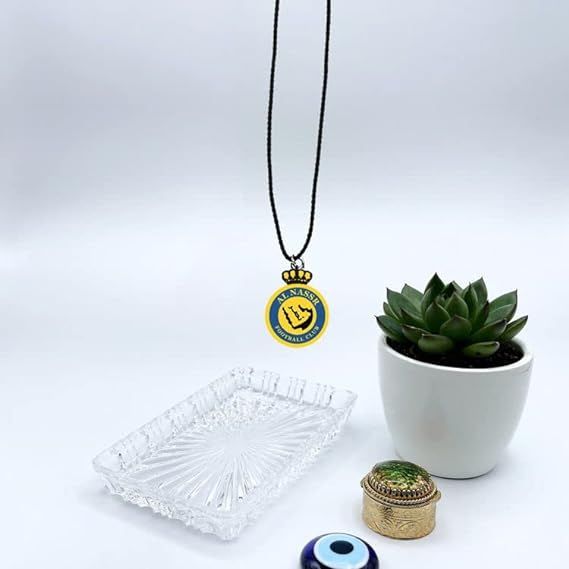 قلادة بشعار نادى النصر السعودى