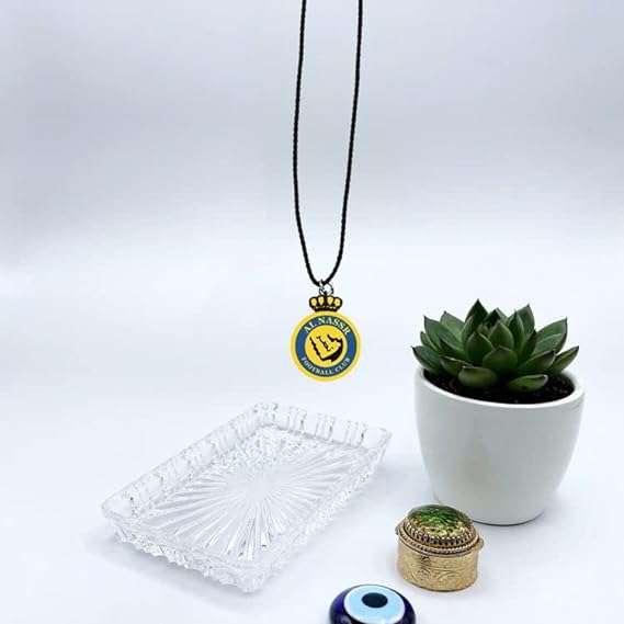 قلادة بشعار نادى النصر السعودى