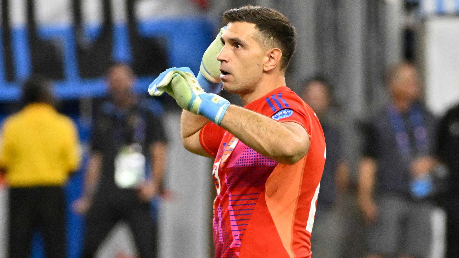Revealed: Emi Martinez's rousing message before more penalty shootout heroics & celebratory dancing for Argentina in dramatic Copa America quarter-final clash with Ecuador | Goal.com