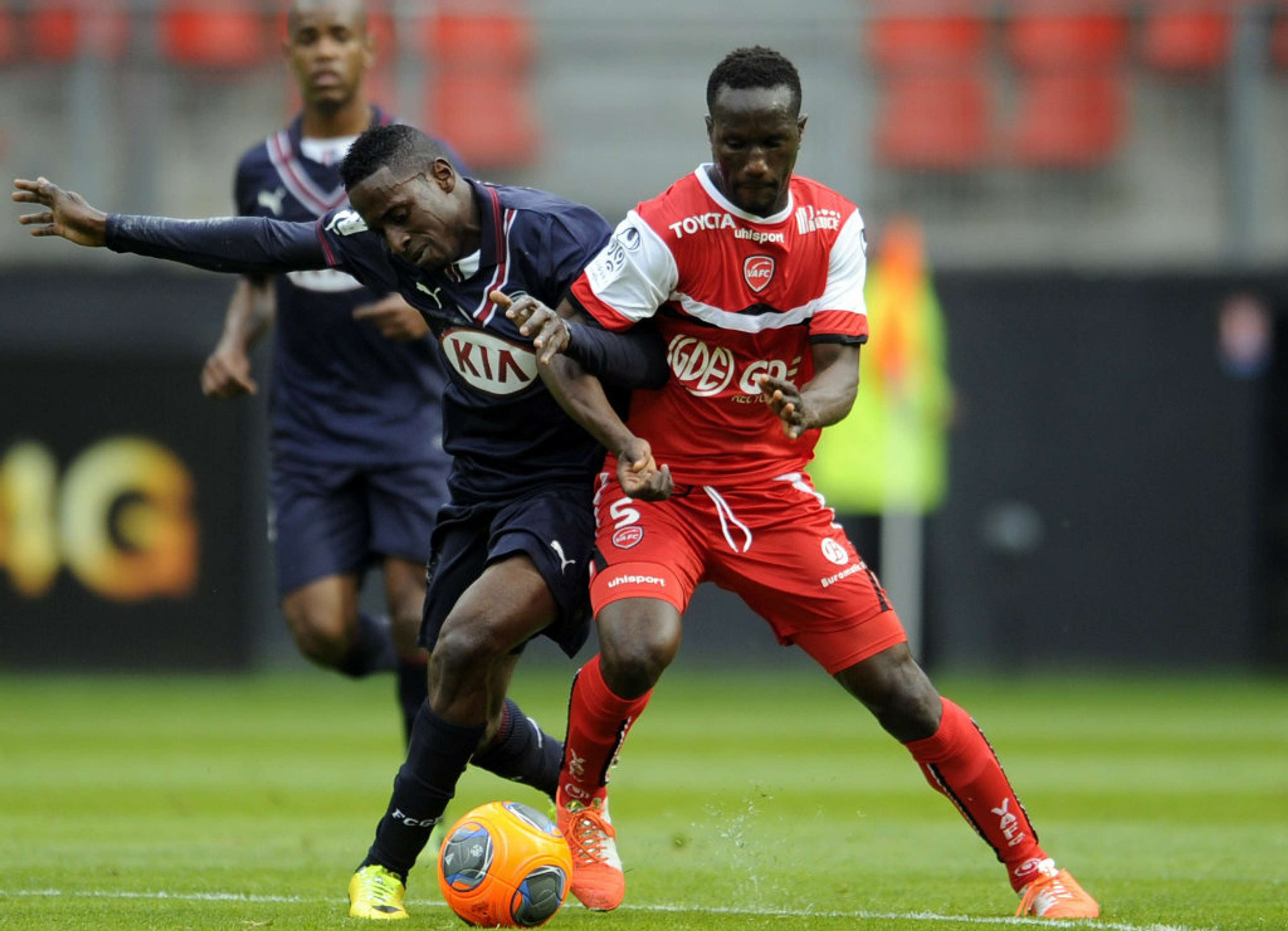 Benjamin Angoua Andre Biyogo Valenciennes Bordeaux Ligue 1 05042014