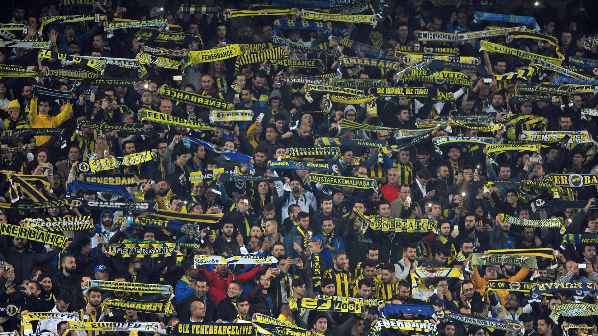 Fenerbahce fans STSL 02292016