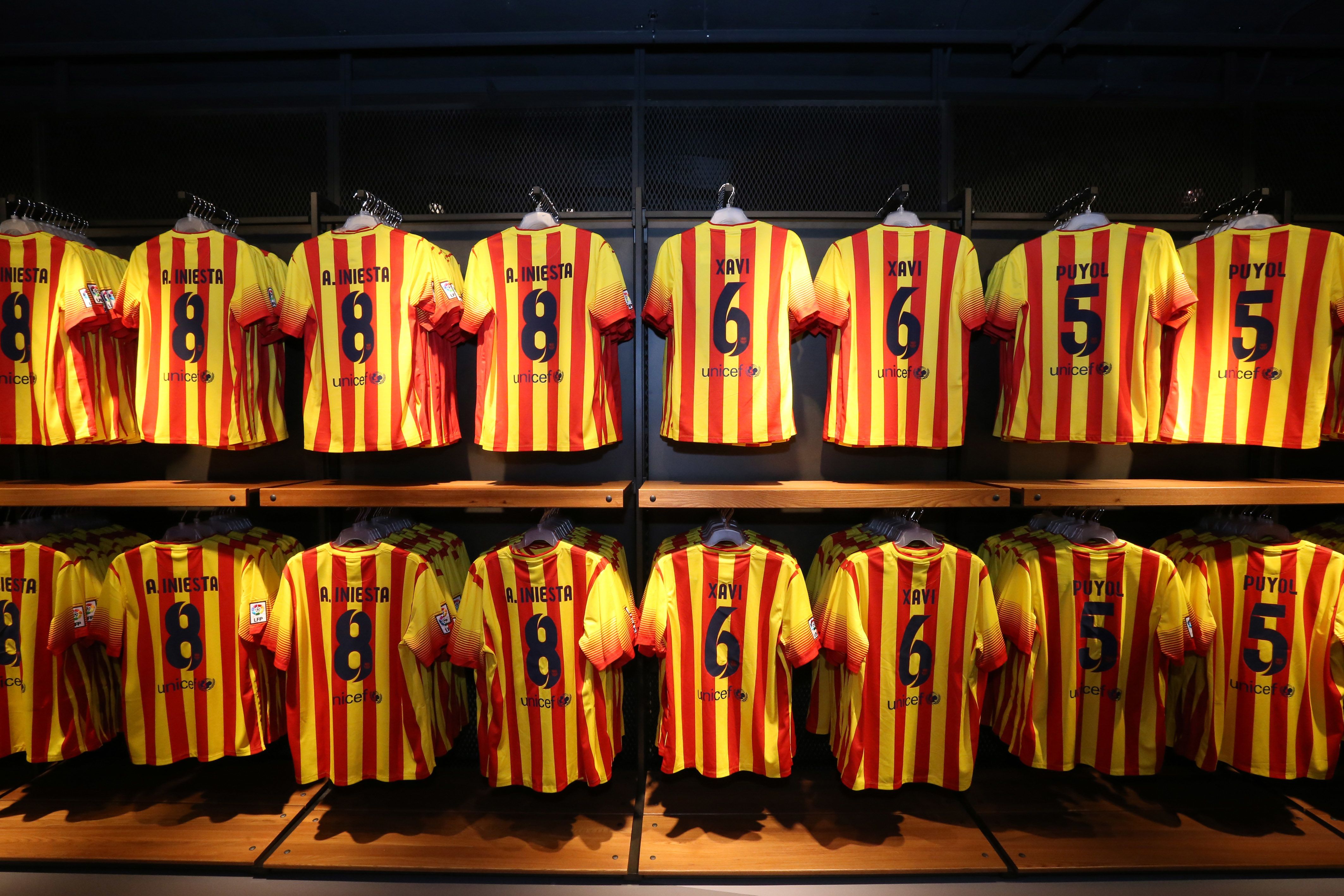 2013-14 Barcelona away kit